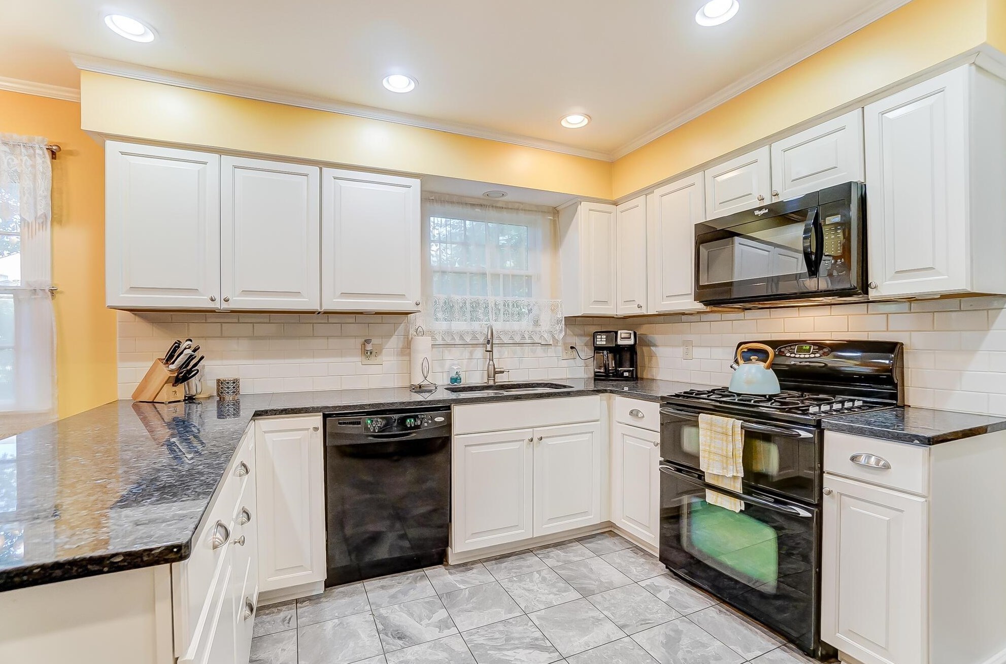 1727 Staffordshire Rd, Columbus OH 43229-2141 exterior