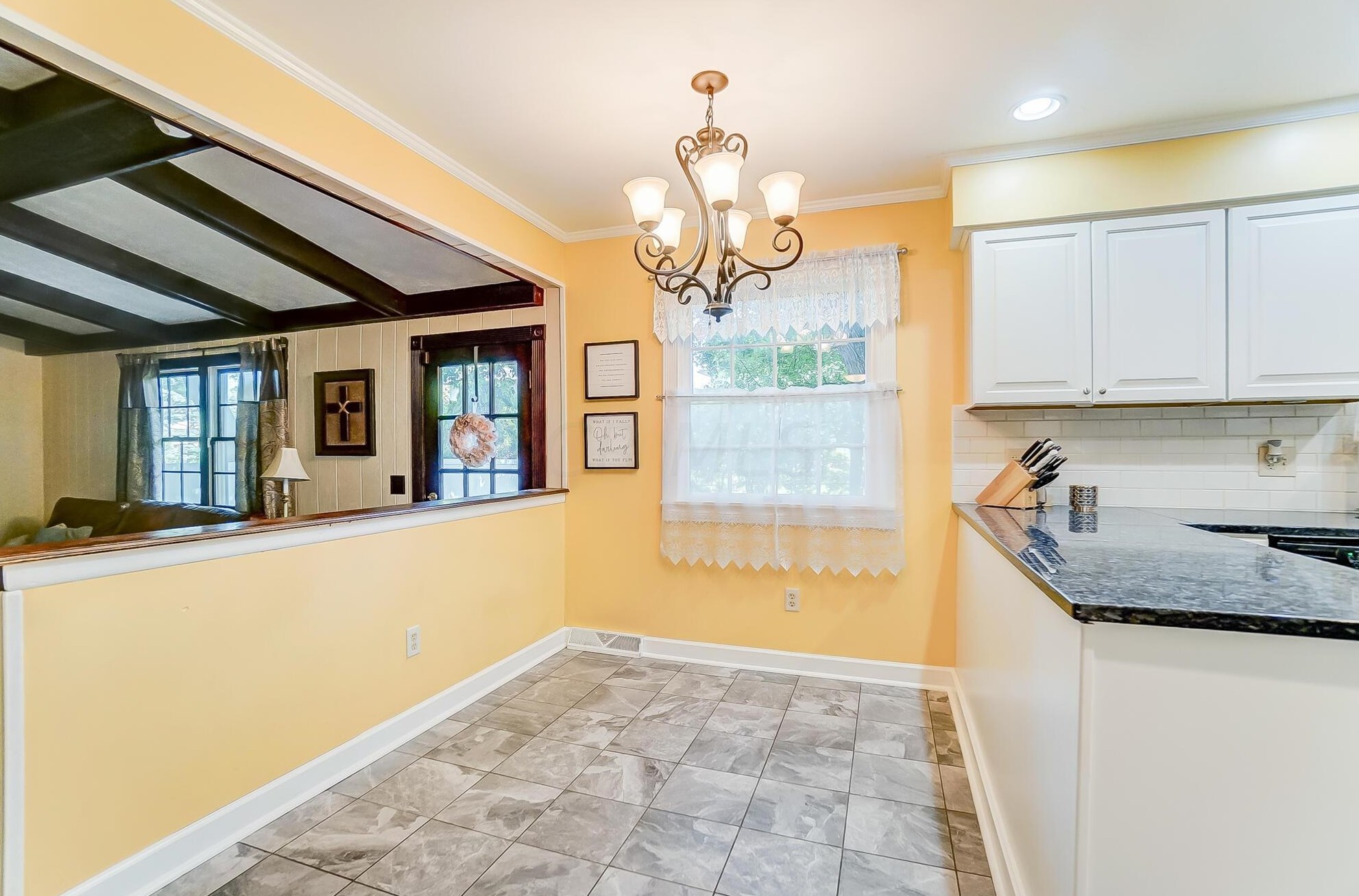 1727 Staffordshire Rd, Columbus OH 43229-2141 exterior