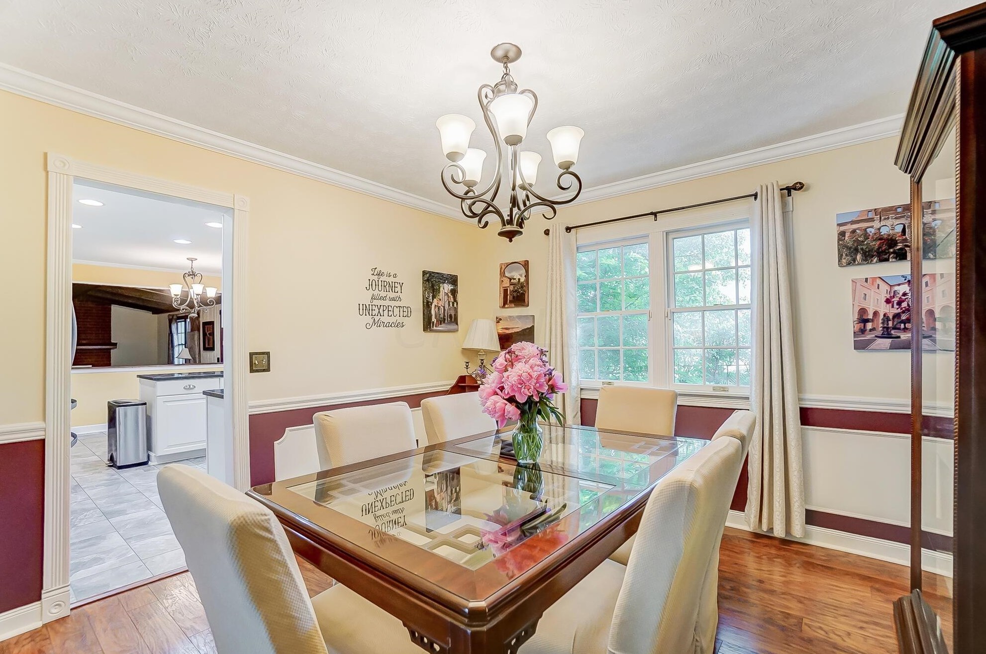 1727 Staffordshire Rd, Columbus OH 43229-2141 exterior