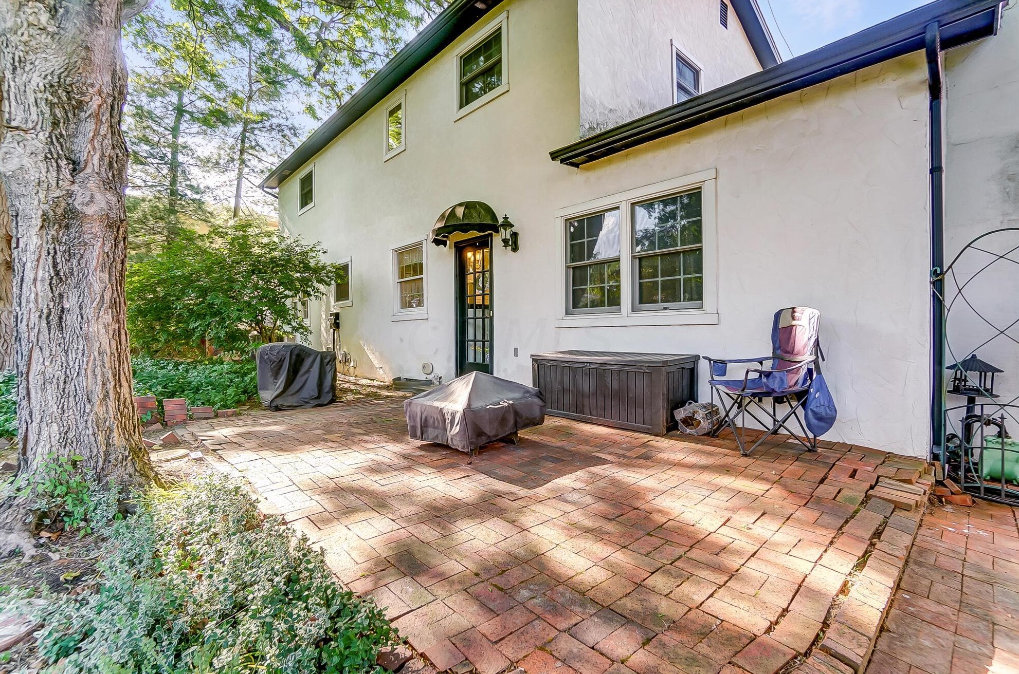 1727 Staffordshire Rd, Columbus OH 43229-2141 exterior