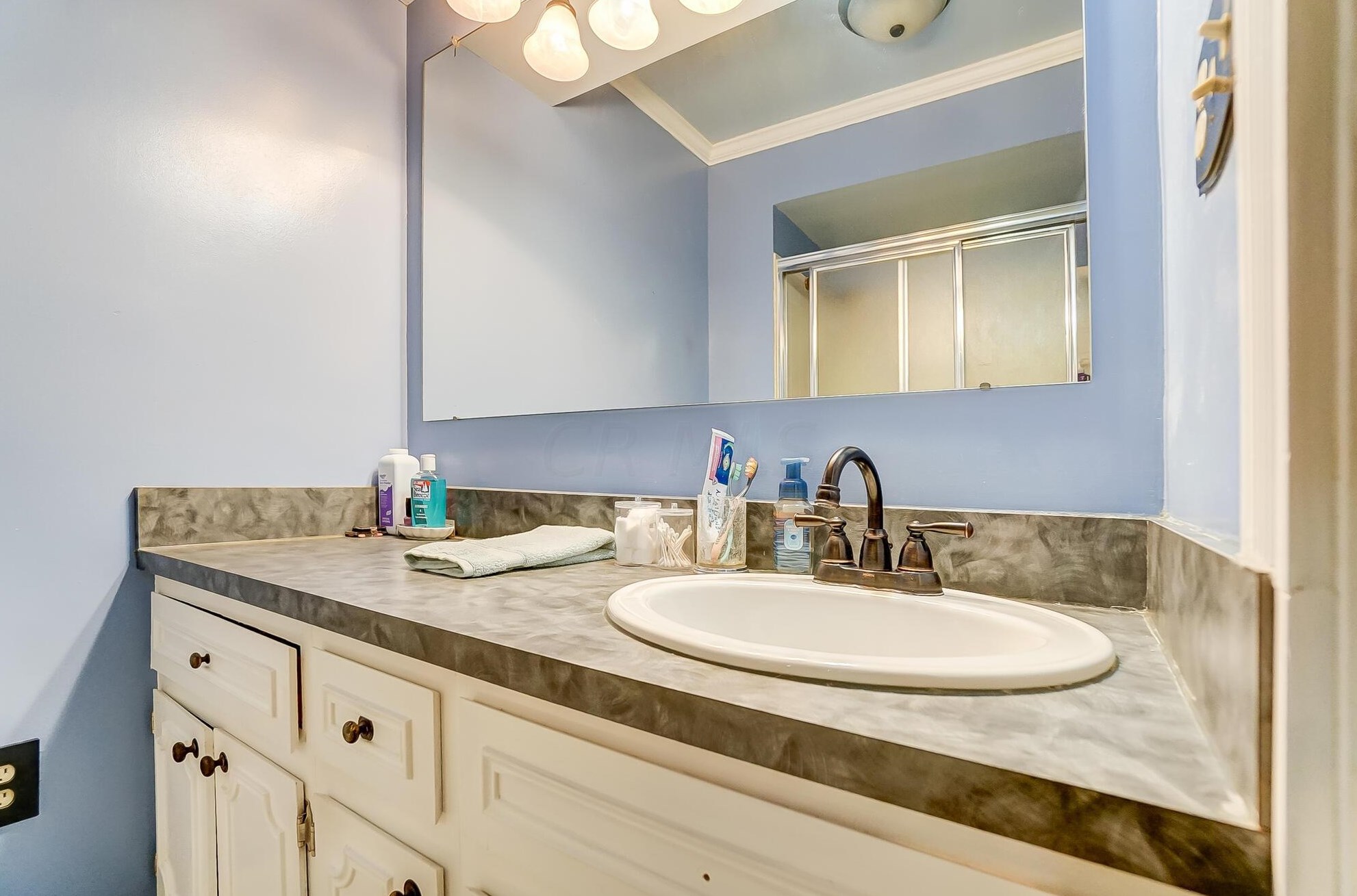 1727 Staffordshire Rd, Columbus OH 43229-2141 exterior