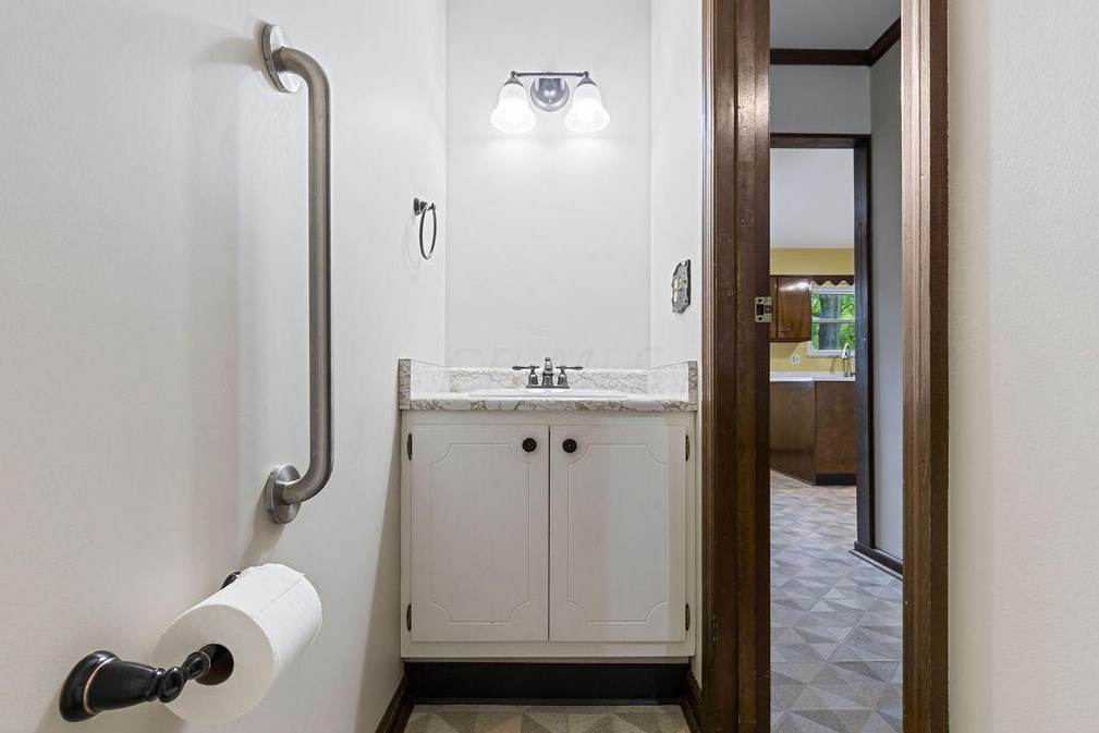 259 Highland Ave, Columbus OH 43085-2664 exterior