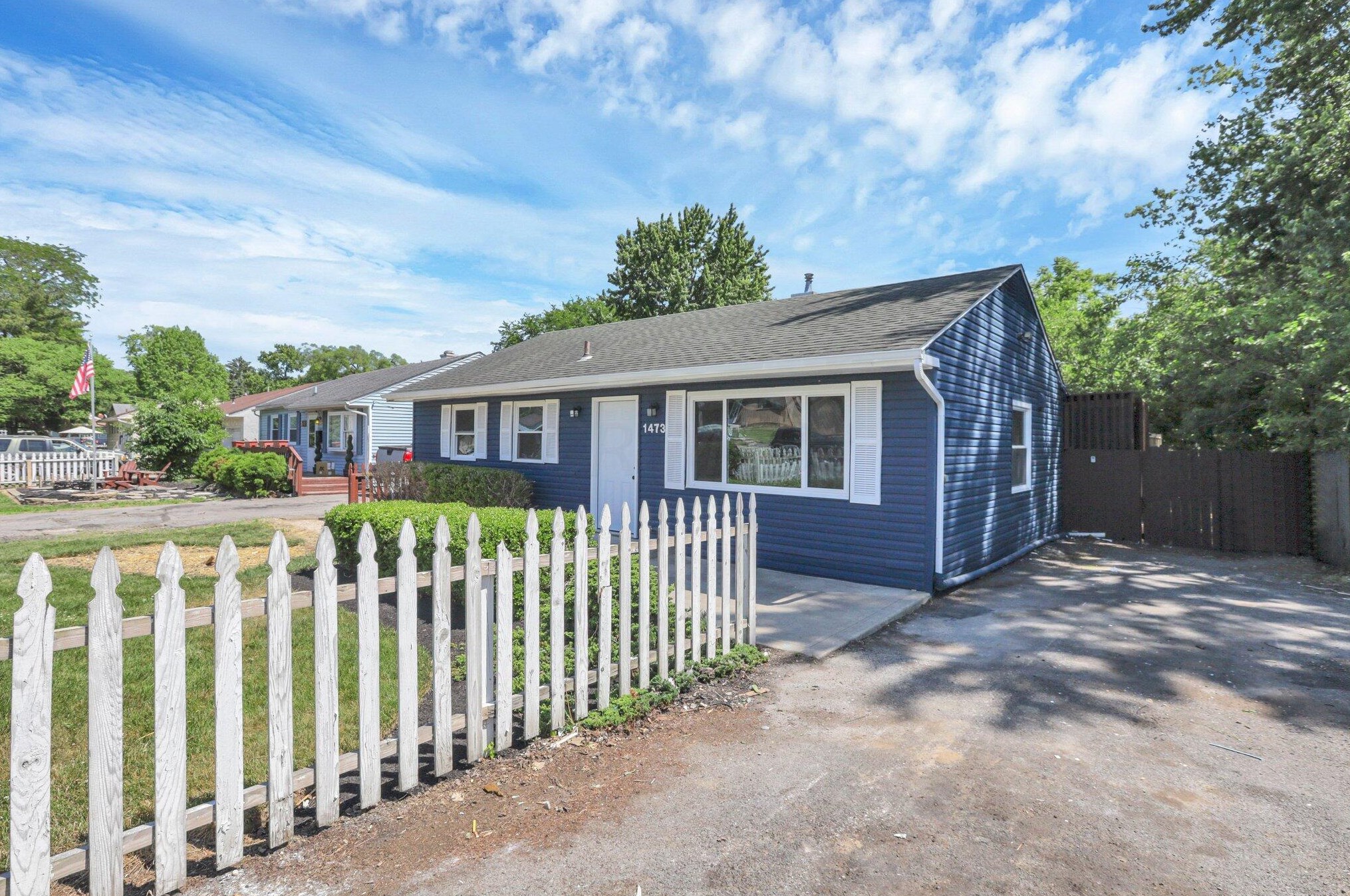 1473 Cooke Rd, Columbus OH 43214-3112 exterior