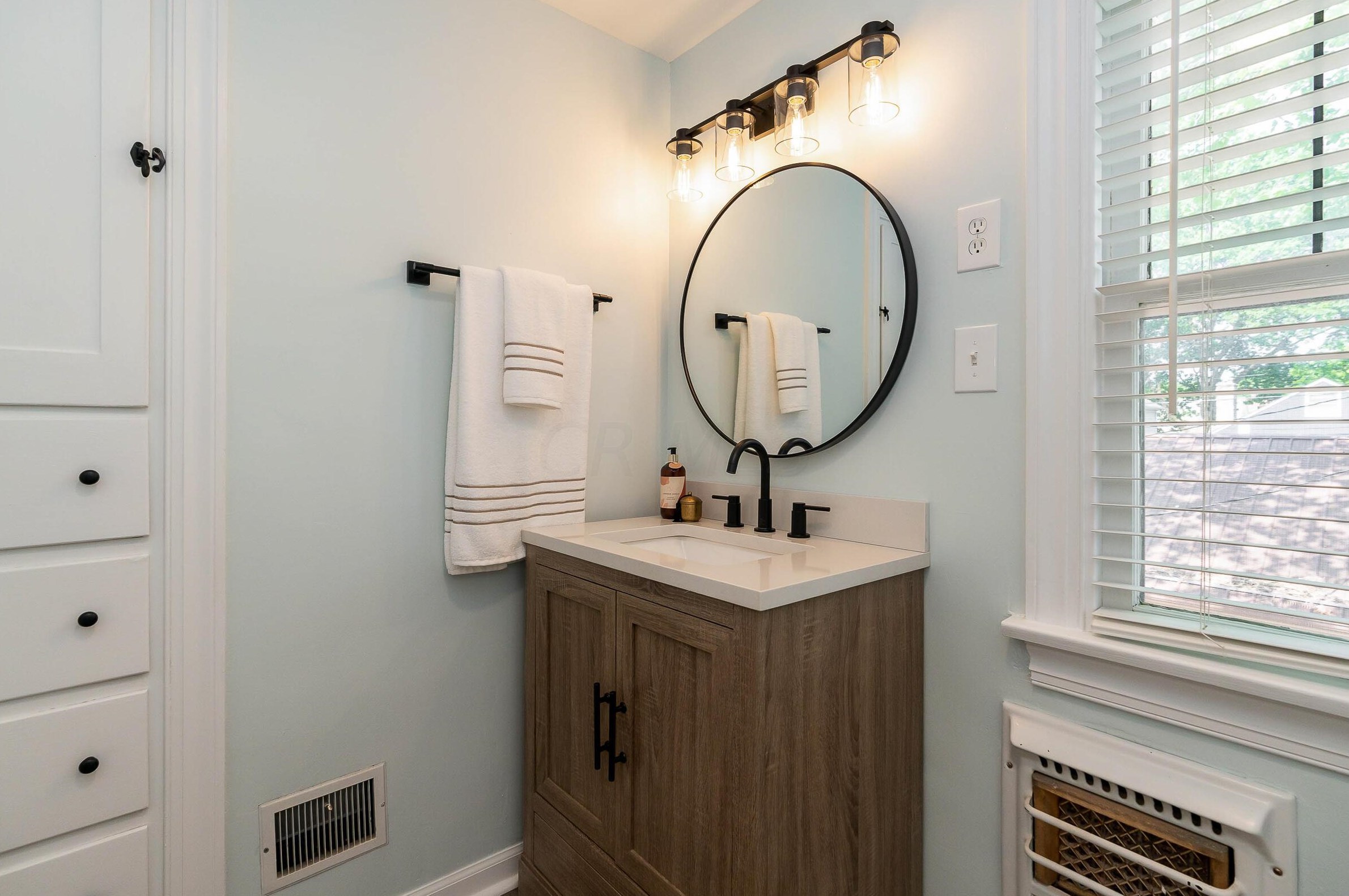 219 Huron Ave, Columbus OH 43204-2662 exterior