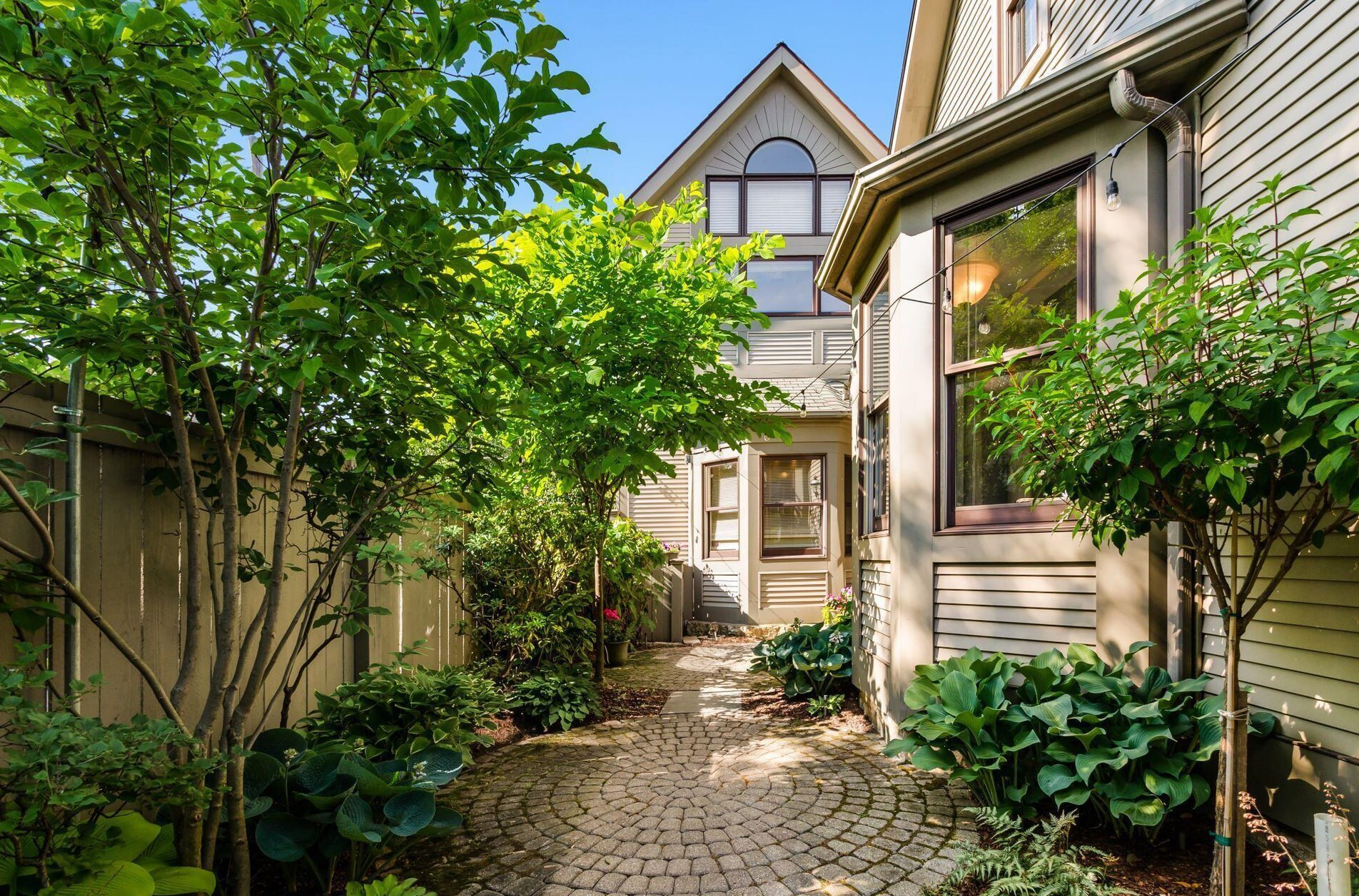 751 Jaeger St, Columbus OH 43206-2273 exterior