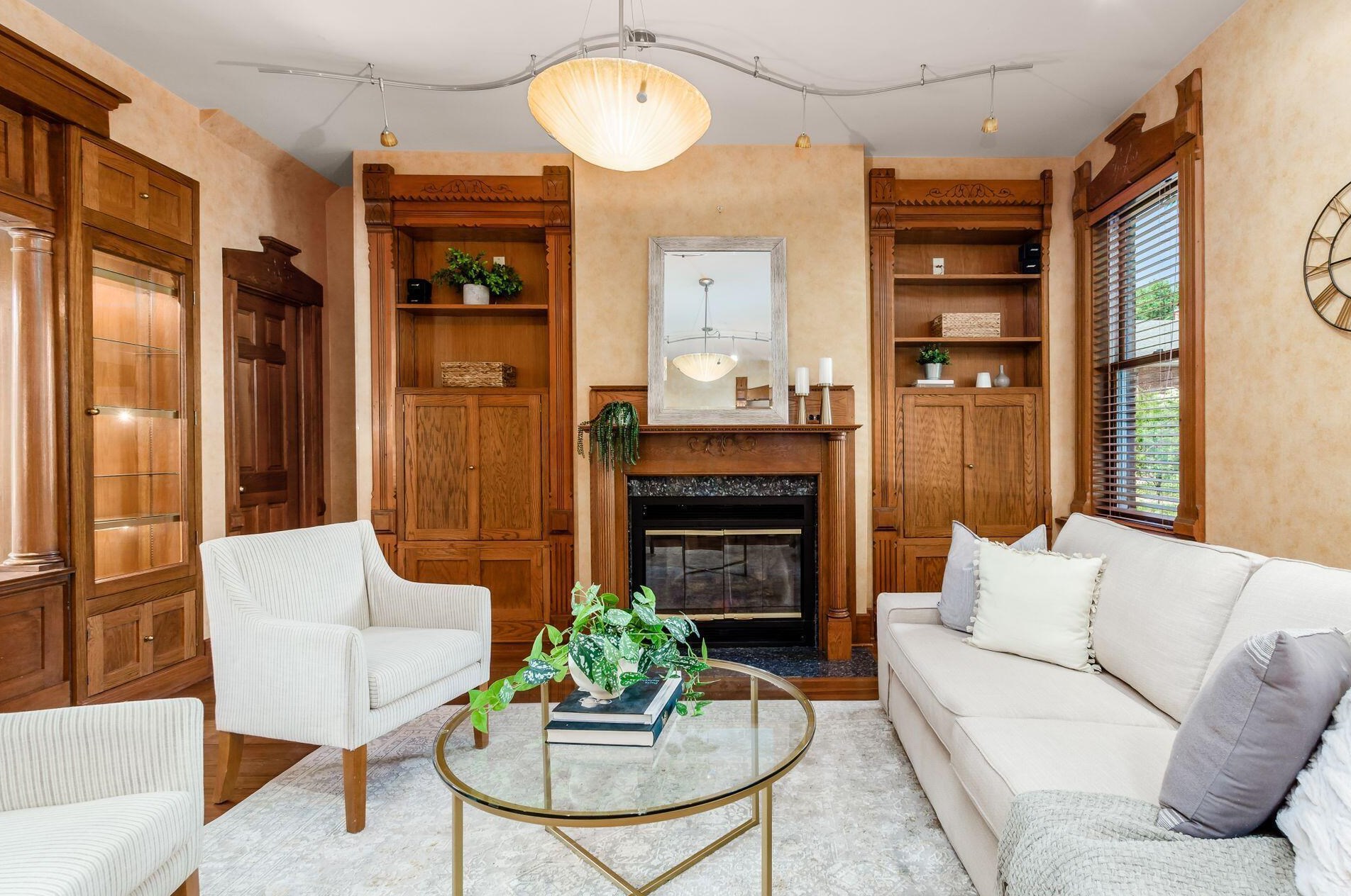 751 Jaeger St, Columbus OH 43206-2273 exterior