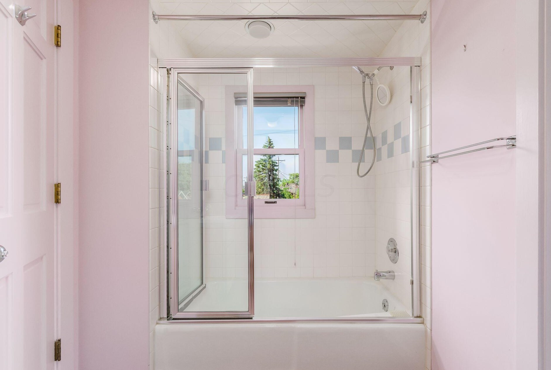 751 Jaeger St, Columbus OH 43206-2273 exterior