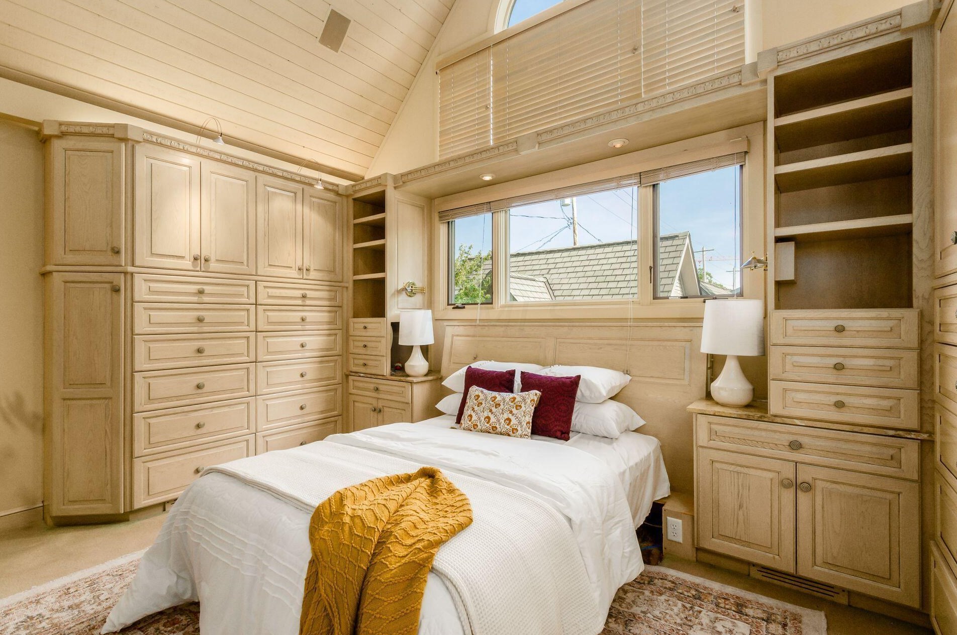 751 Jaeger St, Columbus OH 43206-2273 exterior