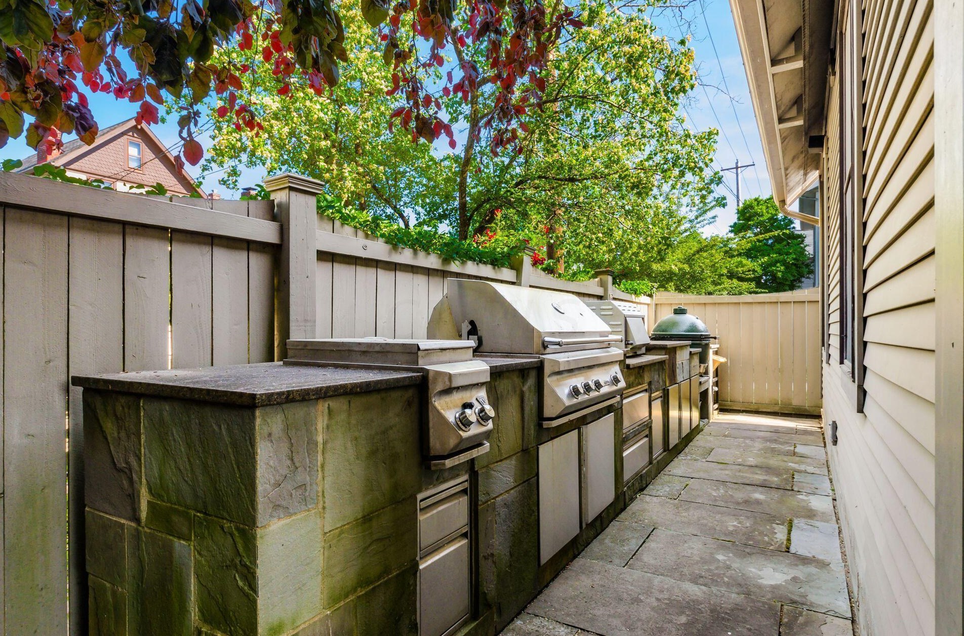 751 Jaeger St, Columbus OH 43206-2273 exterior