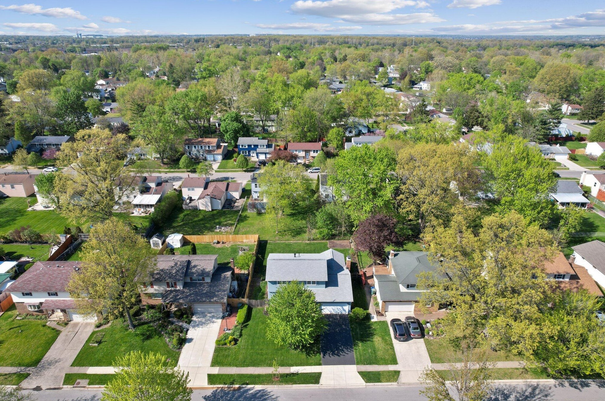 1762 Staffordshire Rd, Columbus OH 43229-2141 exterior