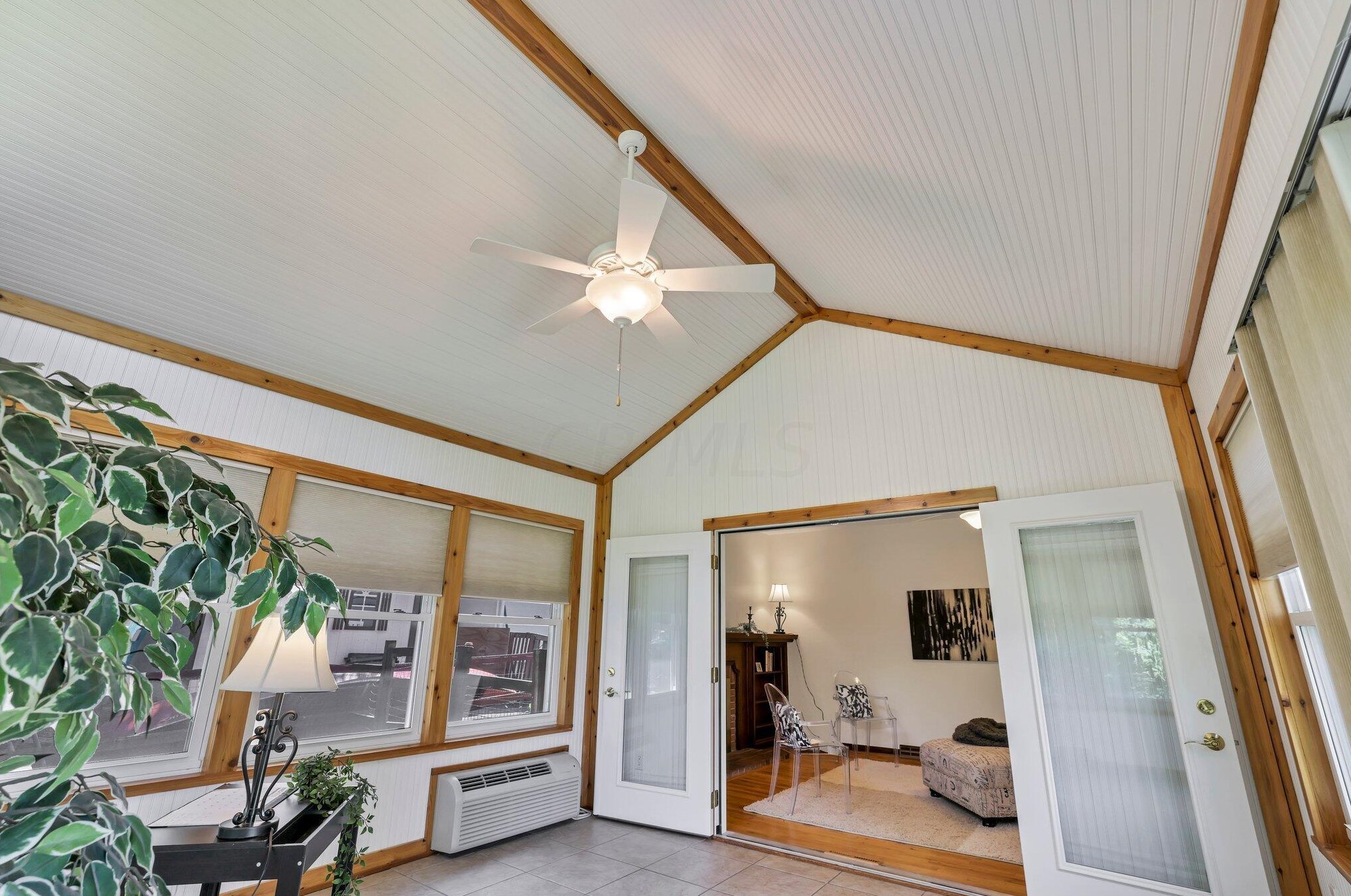 1762 Staffordshire Rd, Columbus OH 43229-2141 exterior