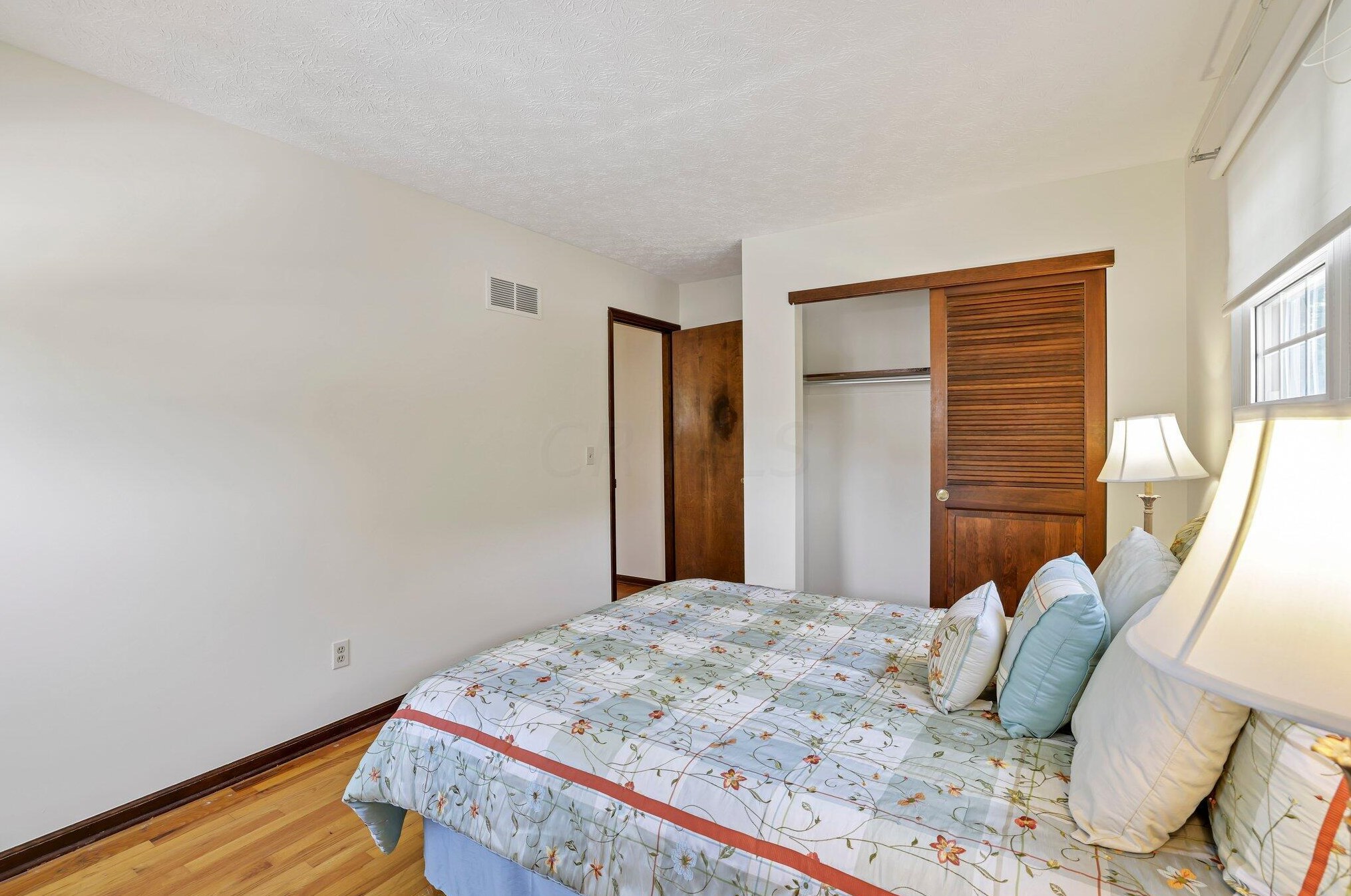 1762 Staffordshire Rd, Columbus OH 43229-2141 exterior