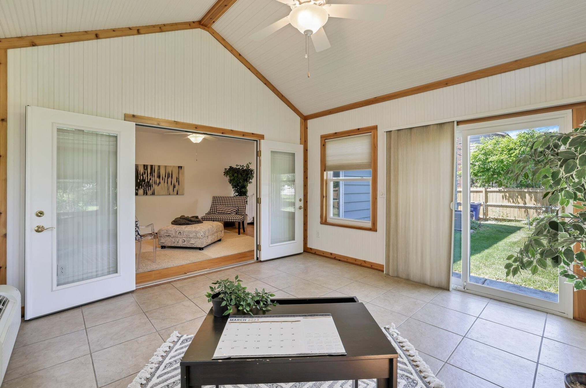 1762 Staffordshire Rd, Columbus OH 43229-2141 exterior