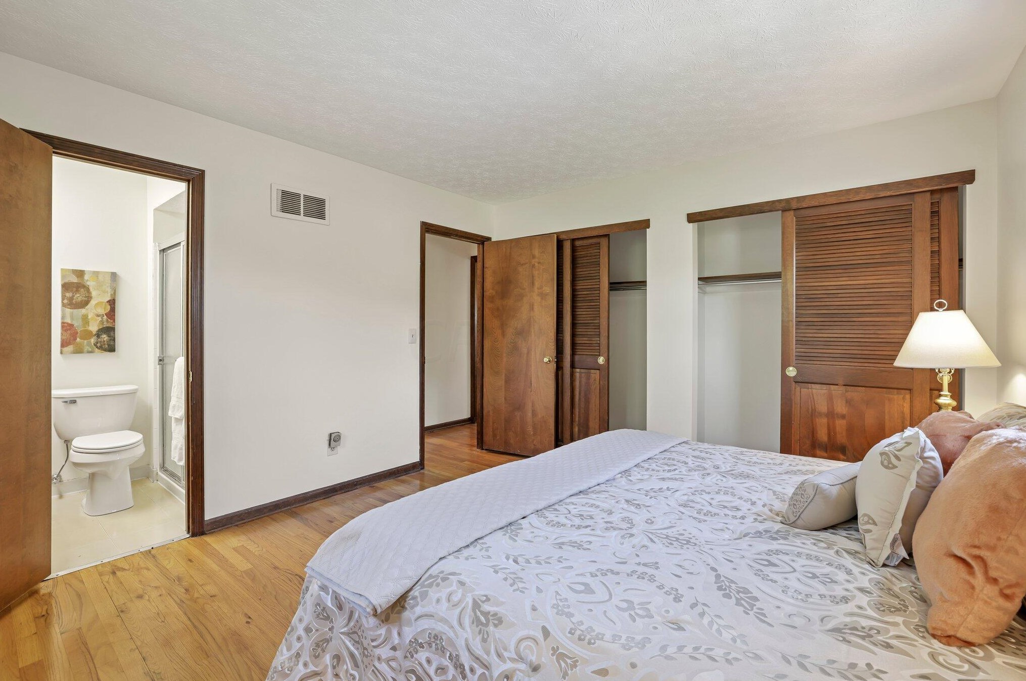 1762 Staffordshire Rd, Columbus OH 43229-2141 exterior