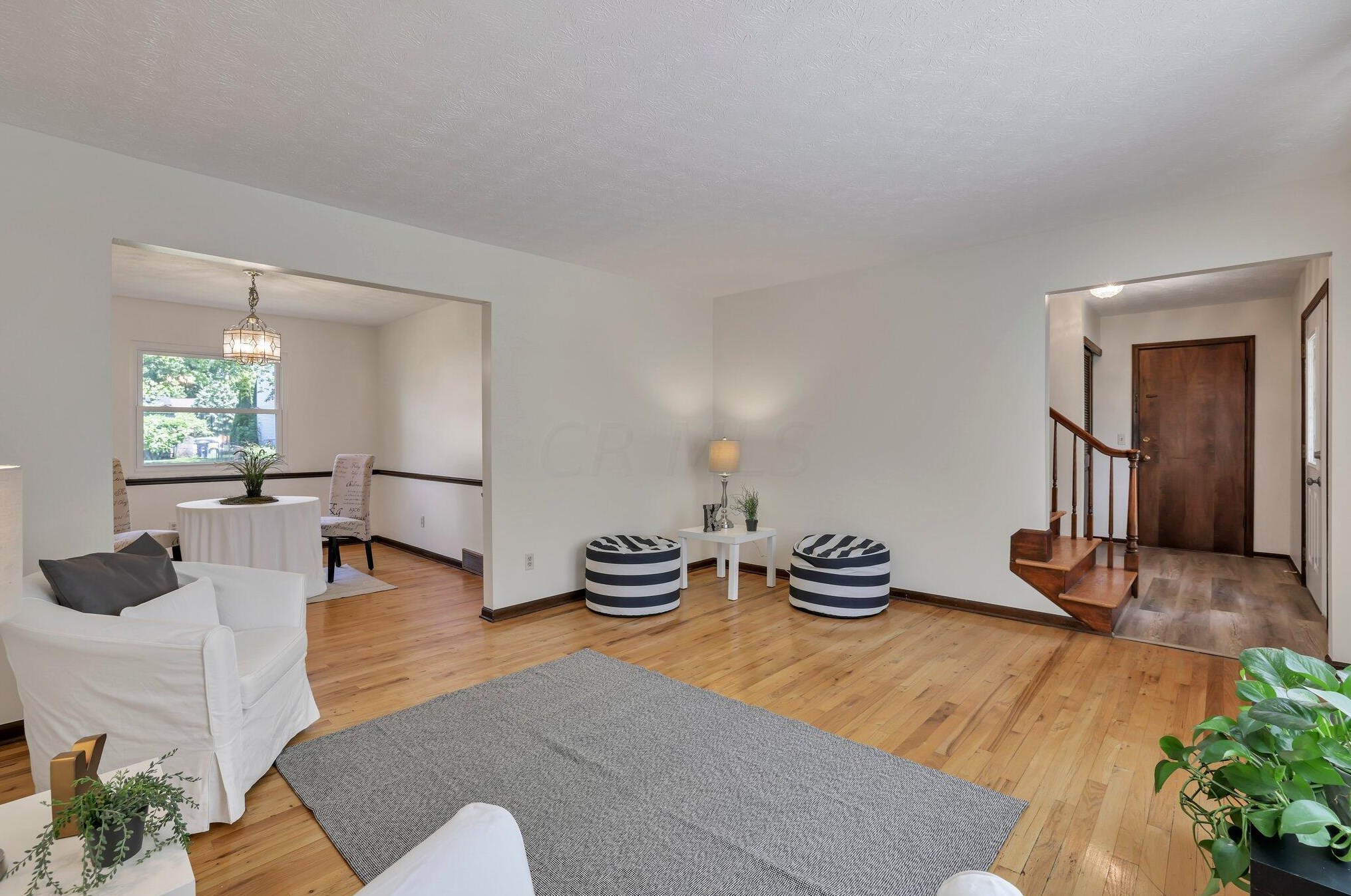 1762 Staffordshire Rd, Columbus OH 43229-2141 exterior