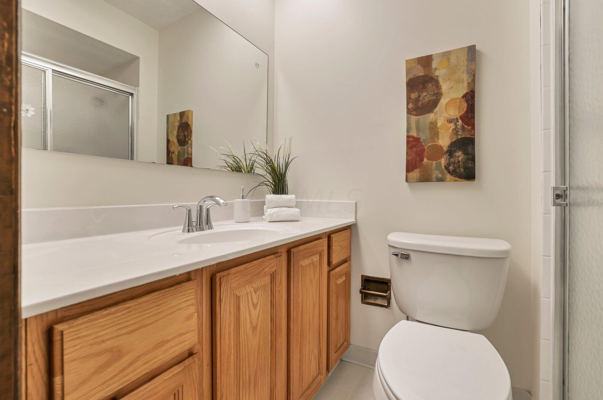 1762 Staffordshire Rd, Columbus OH 43229-2141 exterior