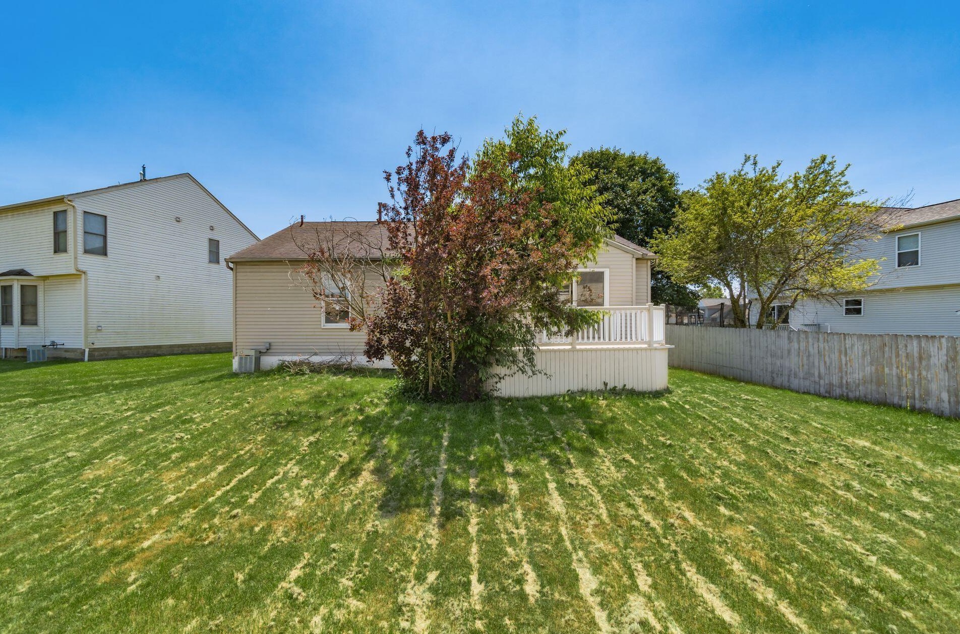 3658 Larkwell Way, Columbus OH 43232-3600 exterior