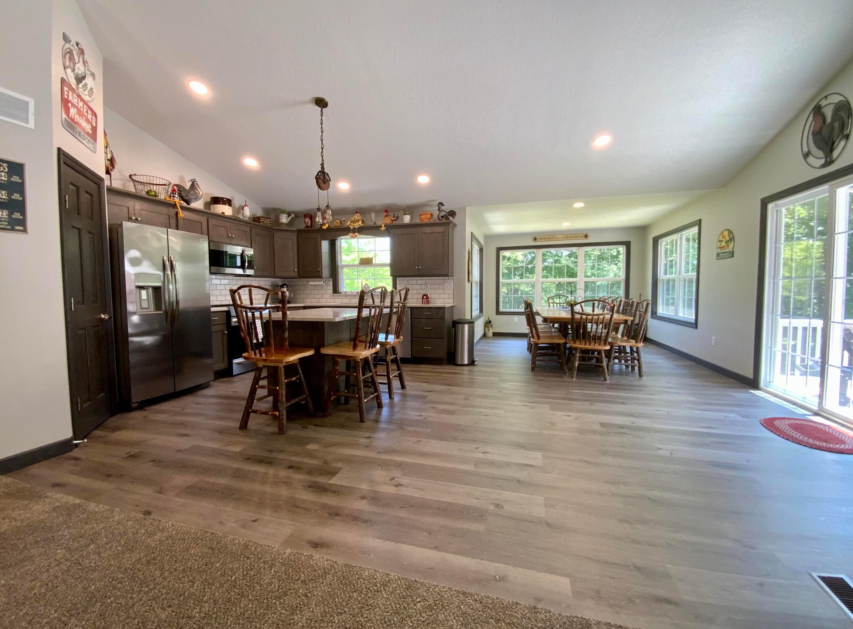 876 Royal Cir, Howard OH  43028-9370 exterior