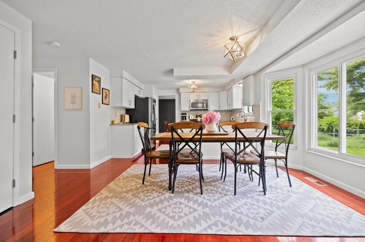 6891 Sparrow Ln, Columbus OH 43235-6200 exterior