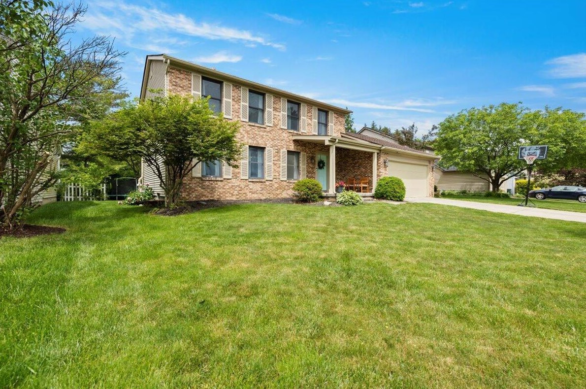 6891 Sparrow Ln, Columbus OH 43235-6200 exterior