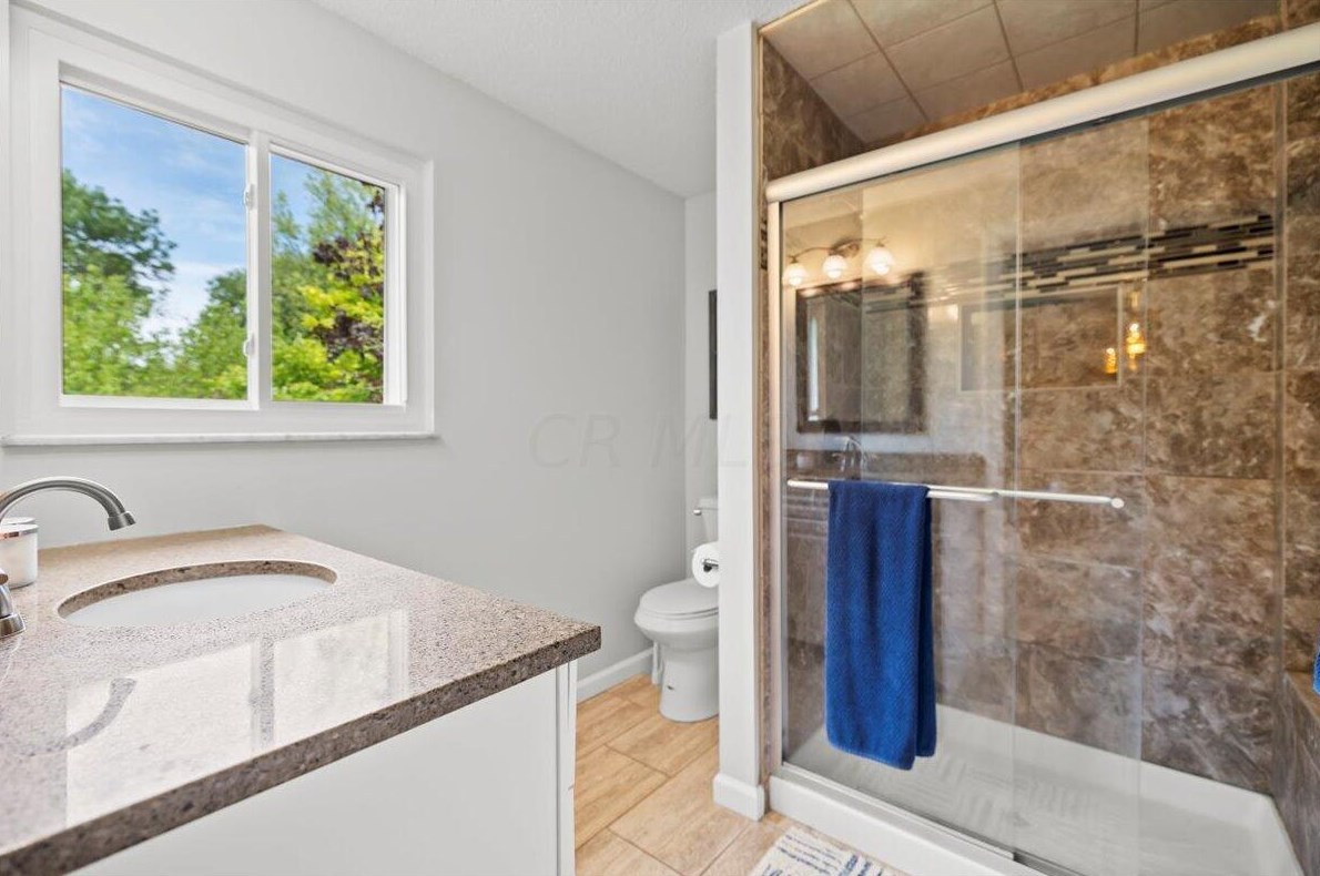 6891 Sparrow Ln, Columbus OH 43235-6200 exterior