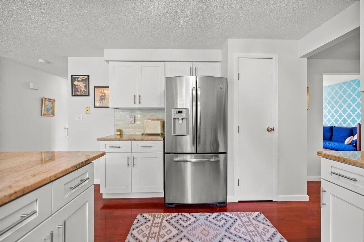 6891 Sparrow Ln, Columbus OH 43235-6200 exterior