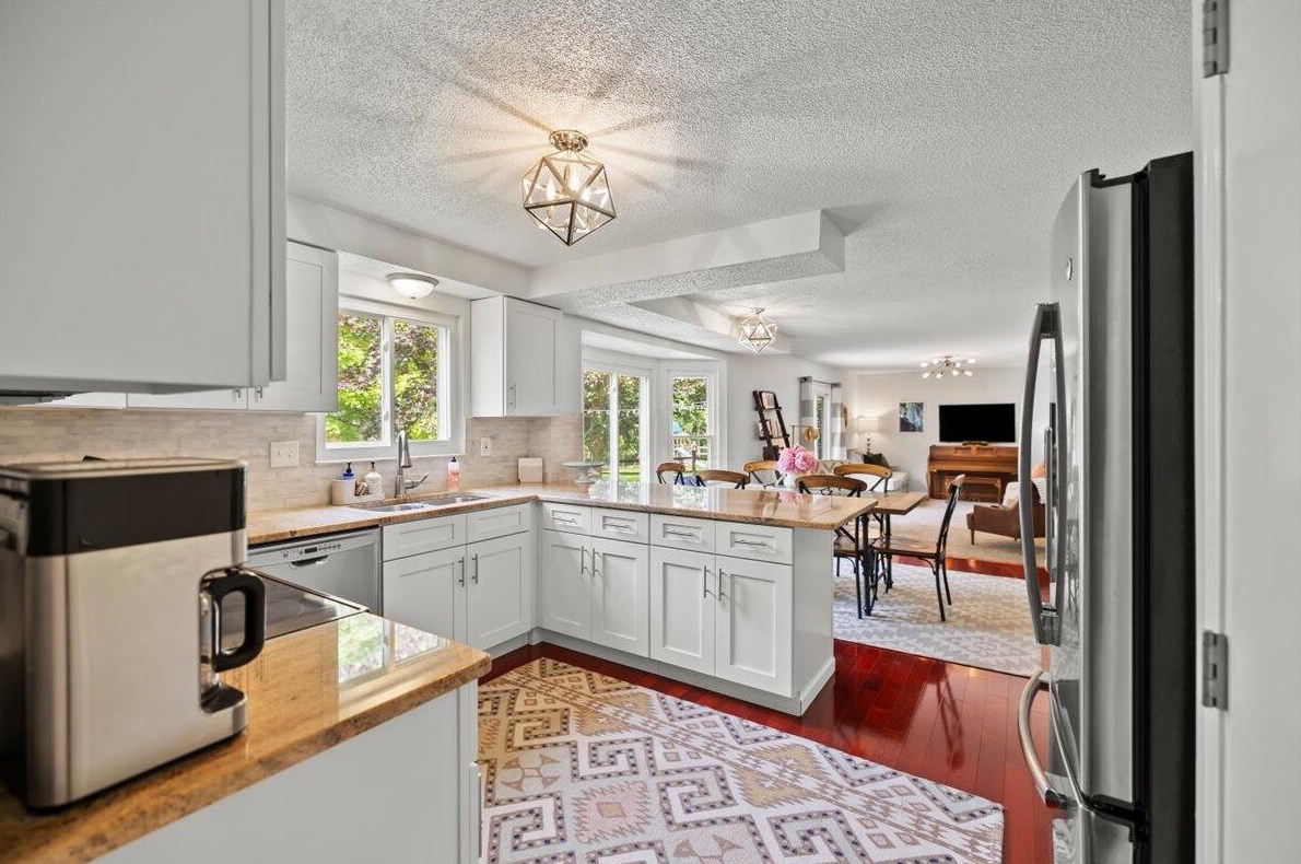 6891 Sparrow Ln, Columbus OH 43235-6200 exterior