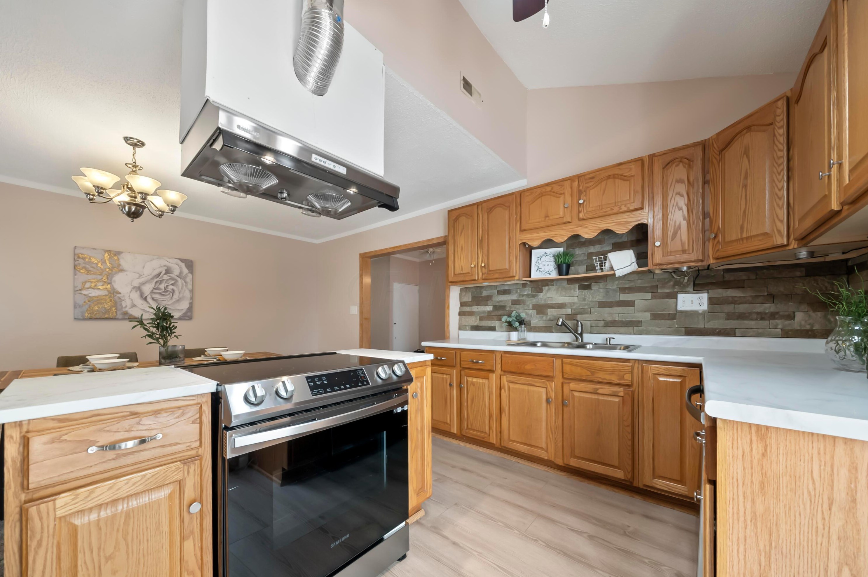 3047 Azelda St, Columbus OH 43224-4011 exterior