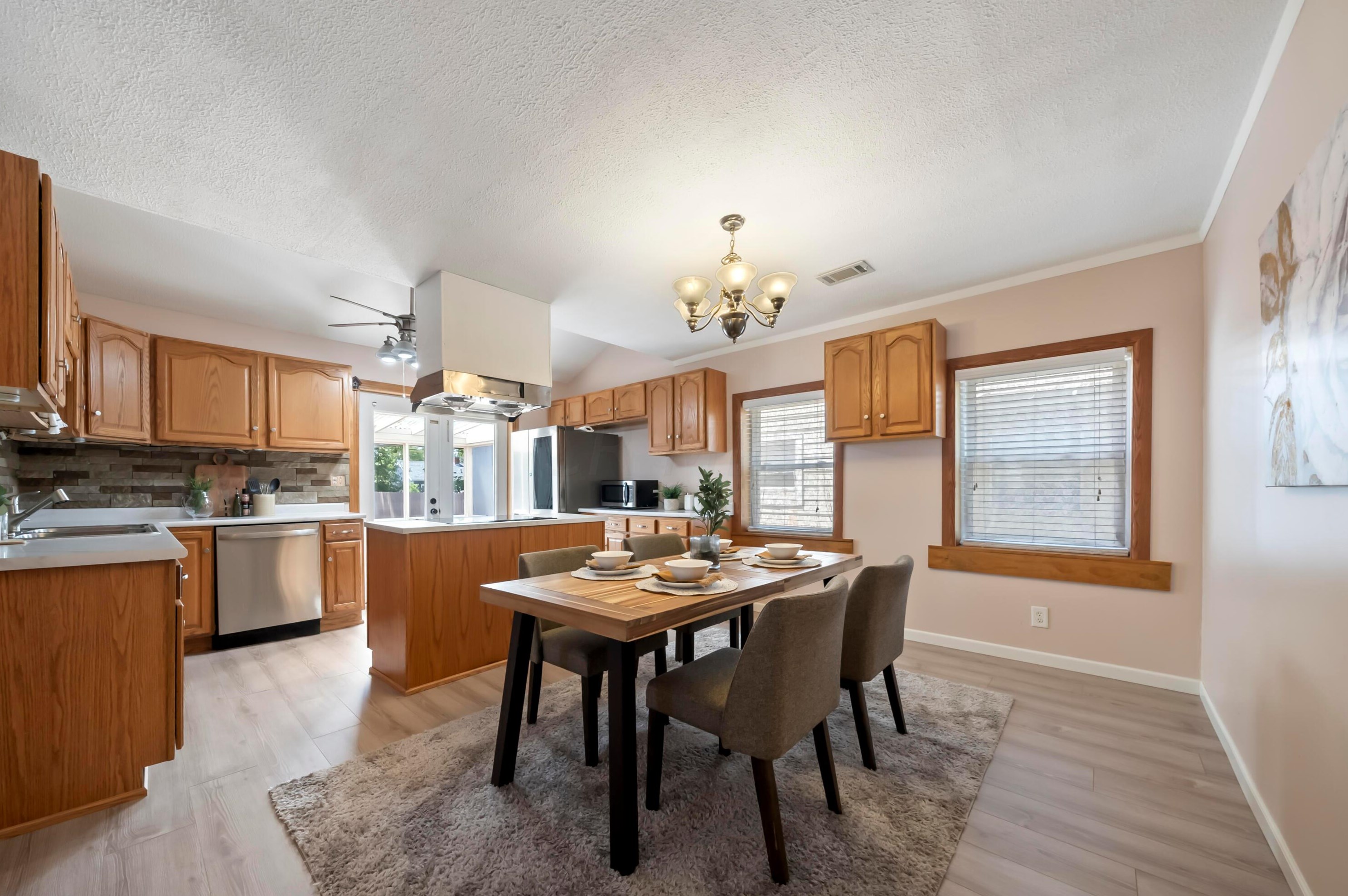 3047 Azelda St, Columbus OH 43224-4011 exterior