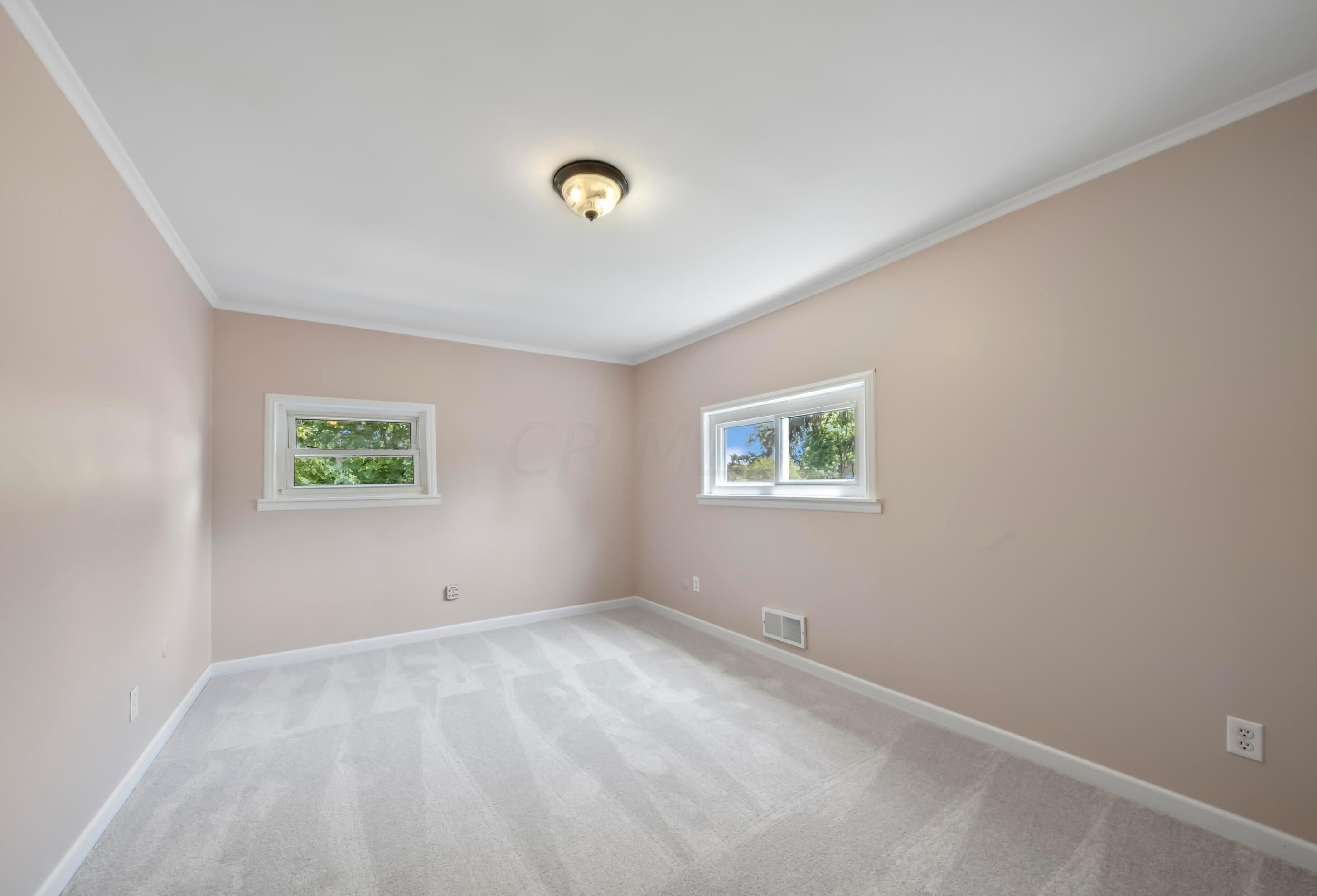 3047 Azelda St, Columbus OH 43224-4011 exterior