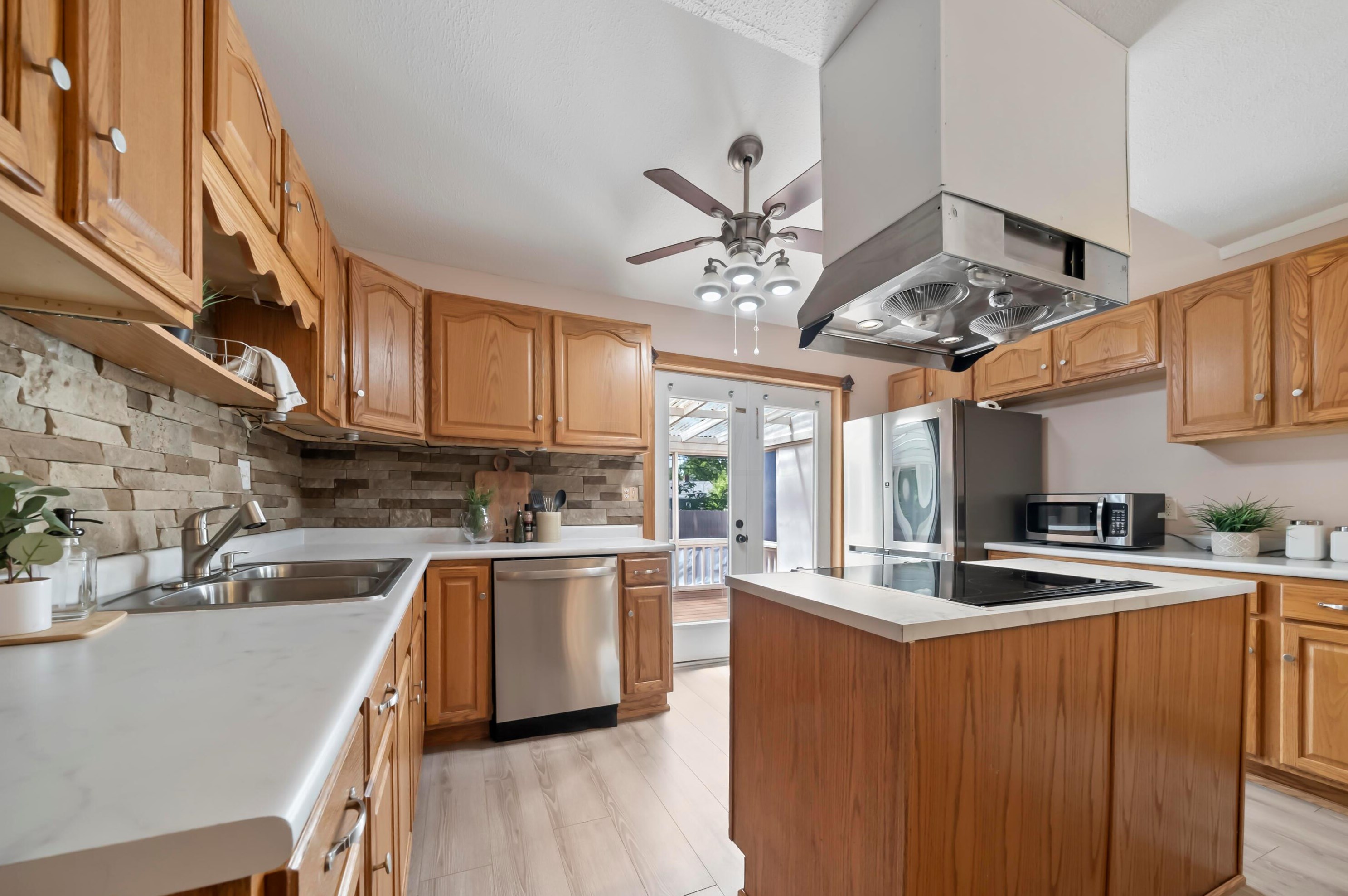 3047 Azelda St, Columbus OH 43224-4011 exterior