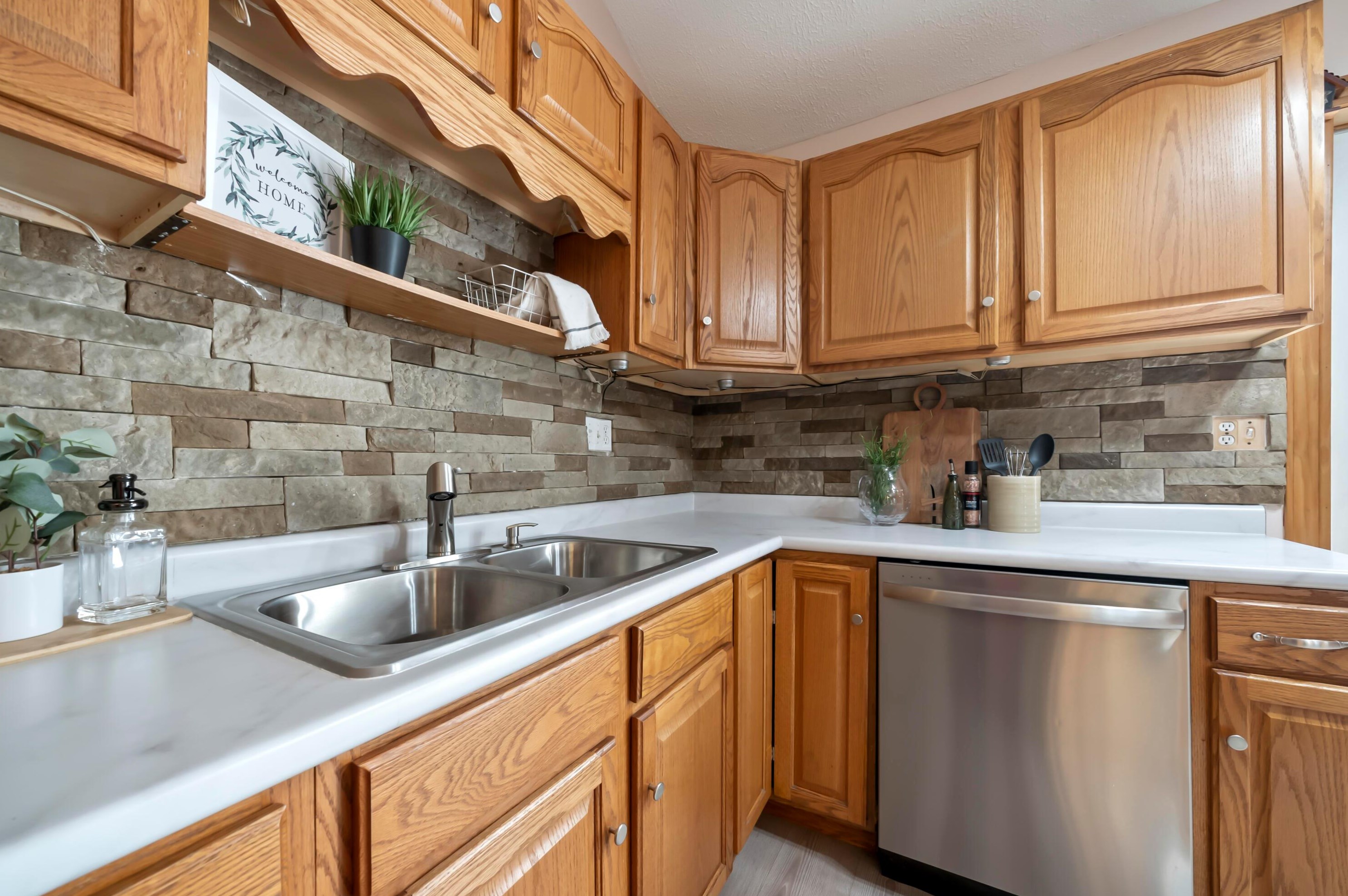 3047 Azelda St, Columbus OH 43224-4011 exterior