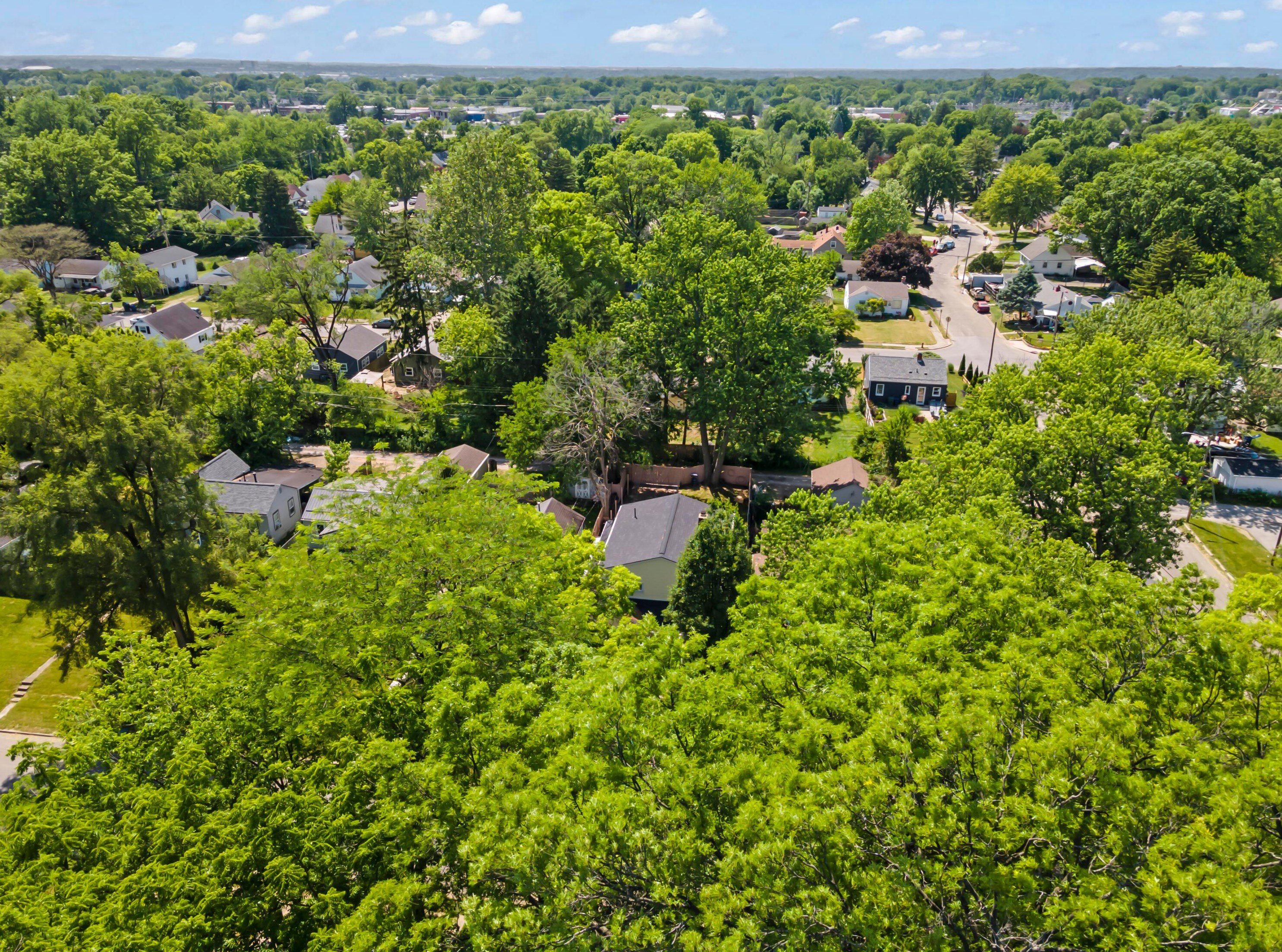 3047 Azelda St, Columbus OH 43224-4011 exterior