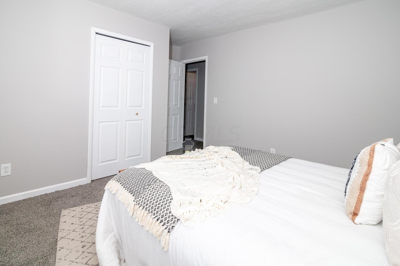 3518 Meldrake St, Columbus OH  43230-1624 exterior