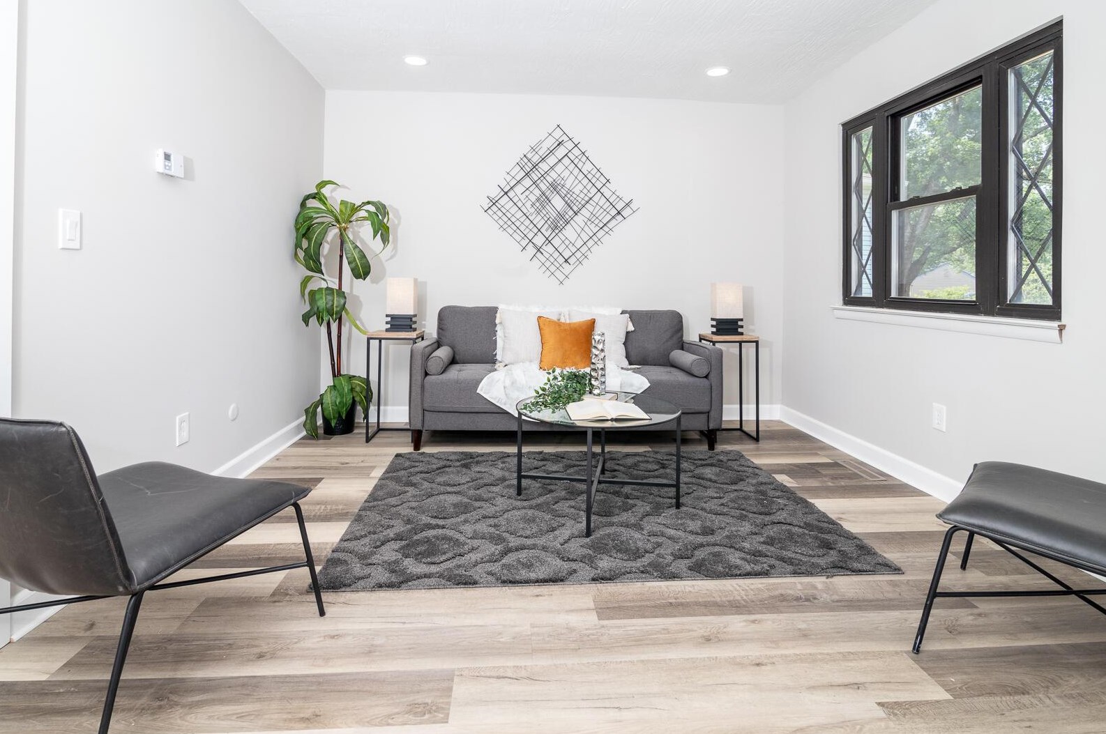 3518 Meldrake St, Columbus OH  43230-1624 exterior