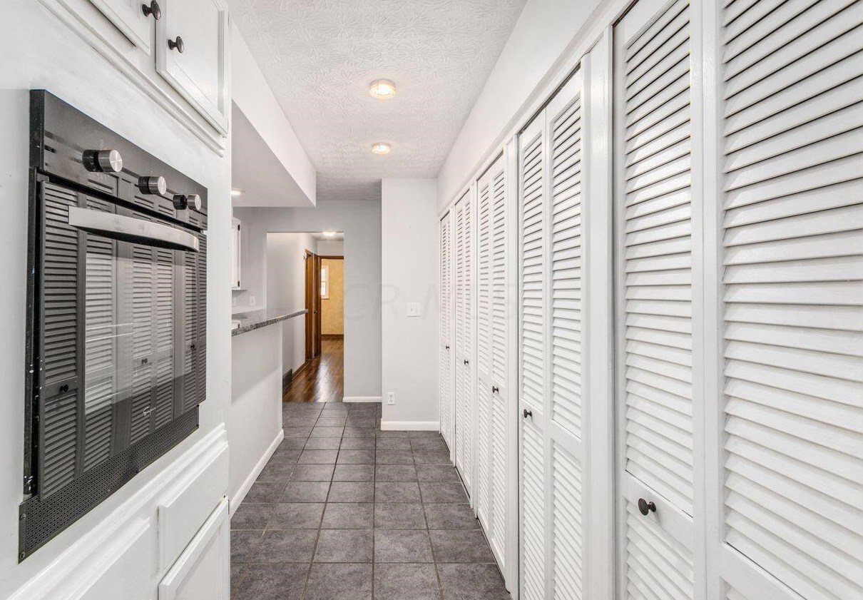 3625 Pegg Ave, Columbus OH 43214-2934 exterior