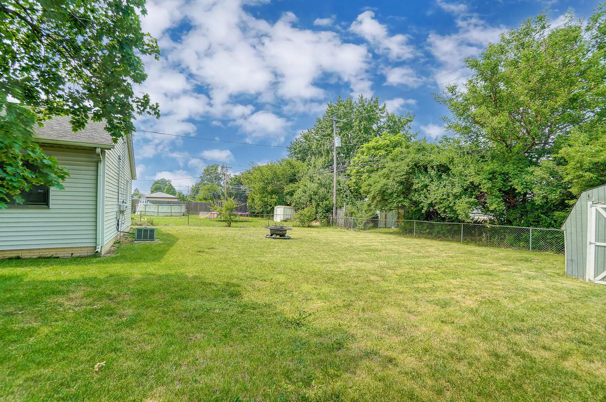 3174 Briggs Rd, Columbus OH 43204-2361 exterior