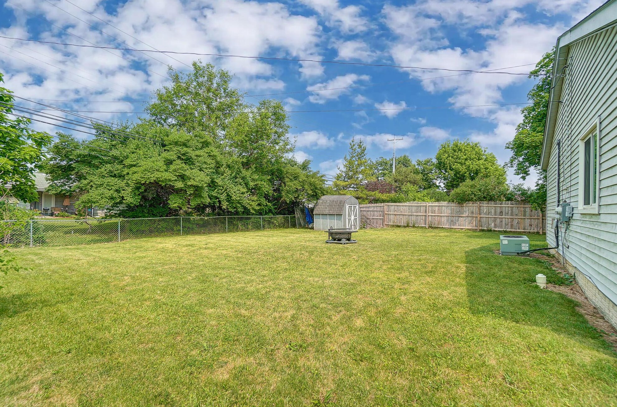 3174 Briggs Rd, Columbus OH 43204-2361 exterior