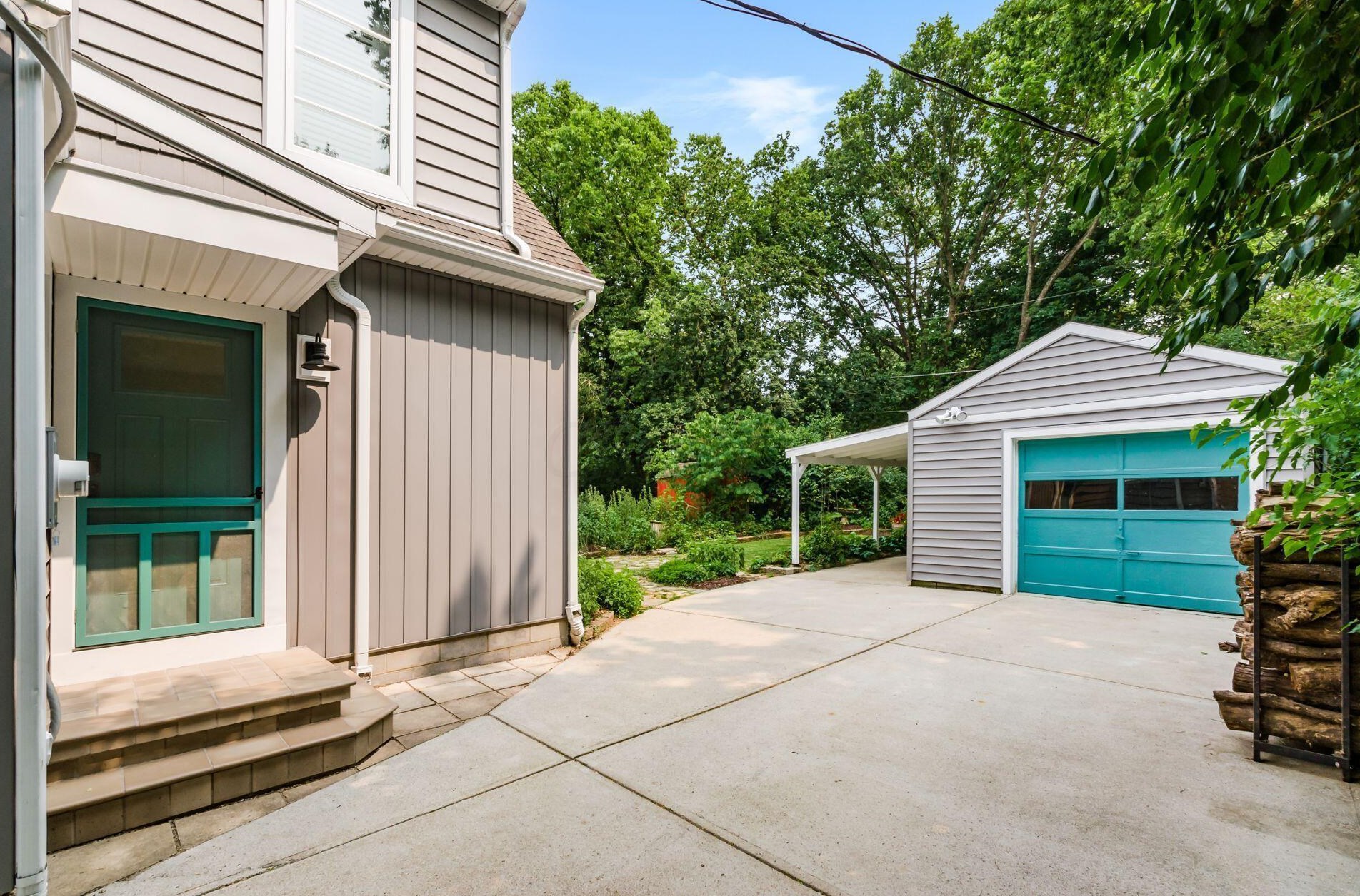 293 Deland Ave, Columbus OH 43214-3025 exterior