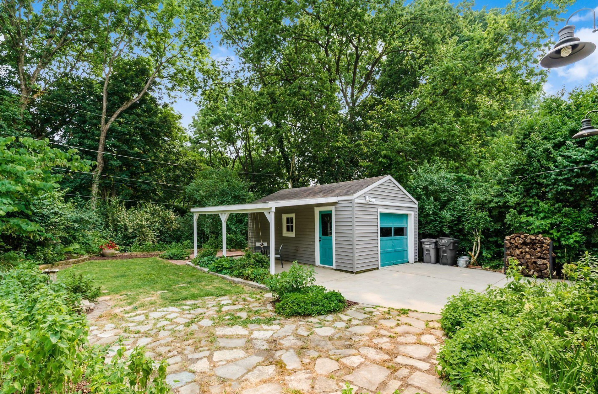 293 Deland Ave, Columbus OH 43214-3025 exterior