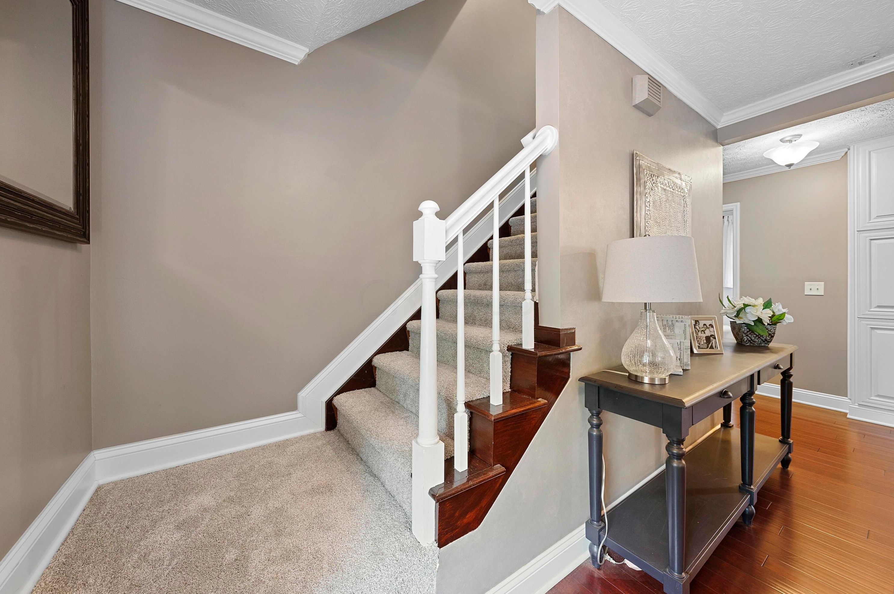 206 2 Ave, Columbus OH 43201-3410 exterior