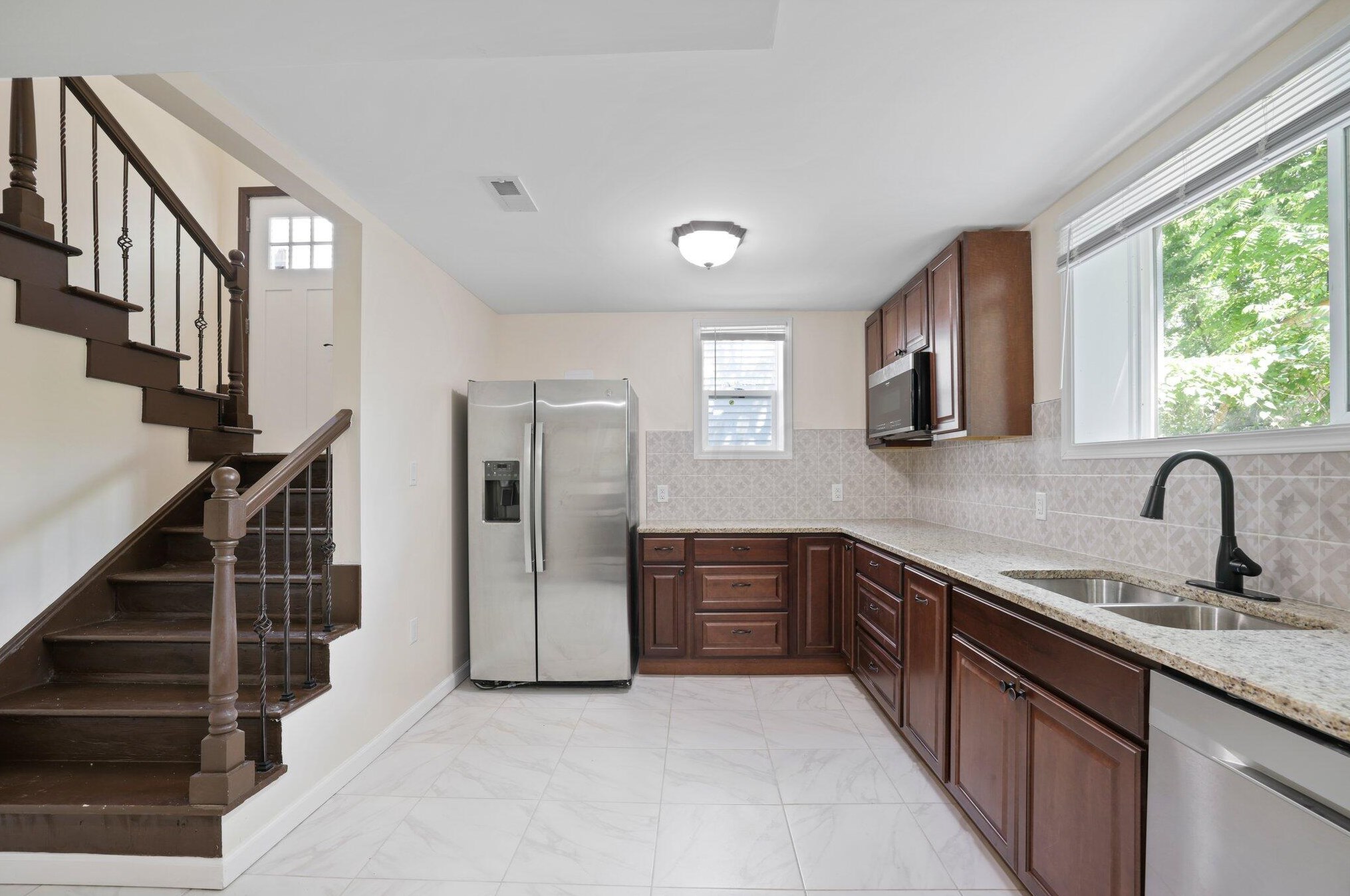 1371 22nd Ave, Columbus OH 43211-2125 exterior