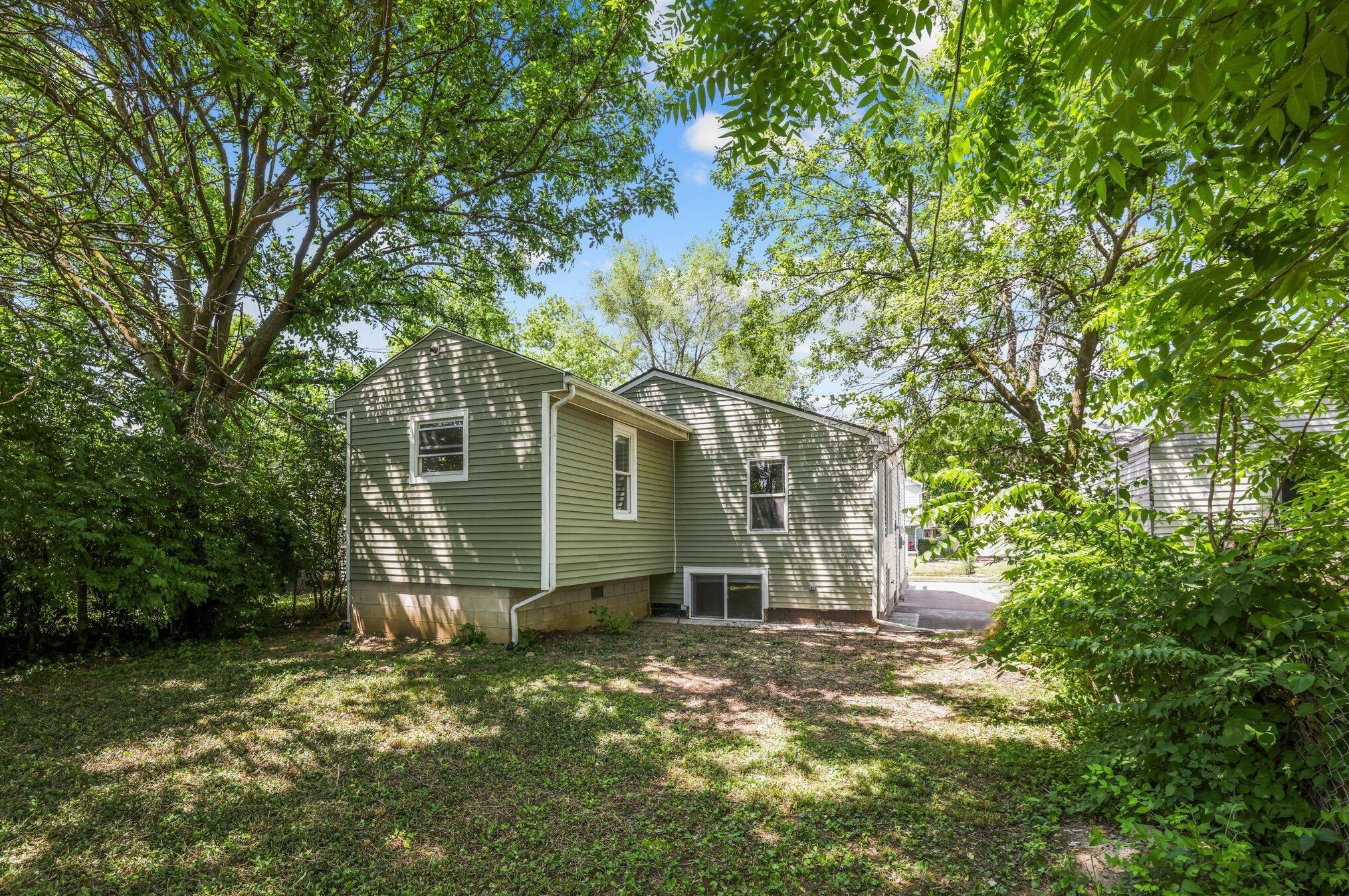 1371 22nd Ave, Columbus OH 43211-2125 exterior