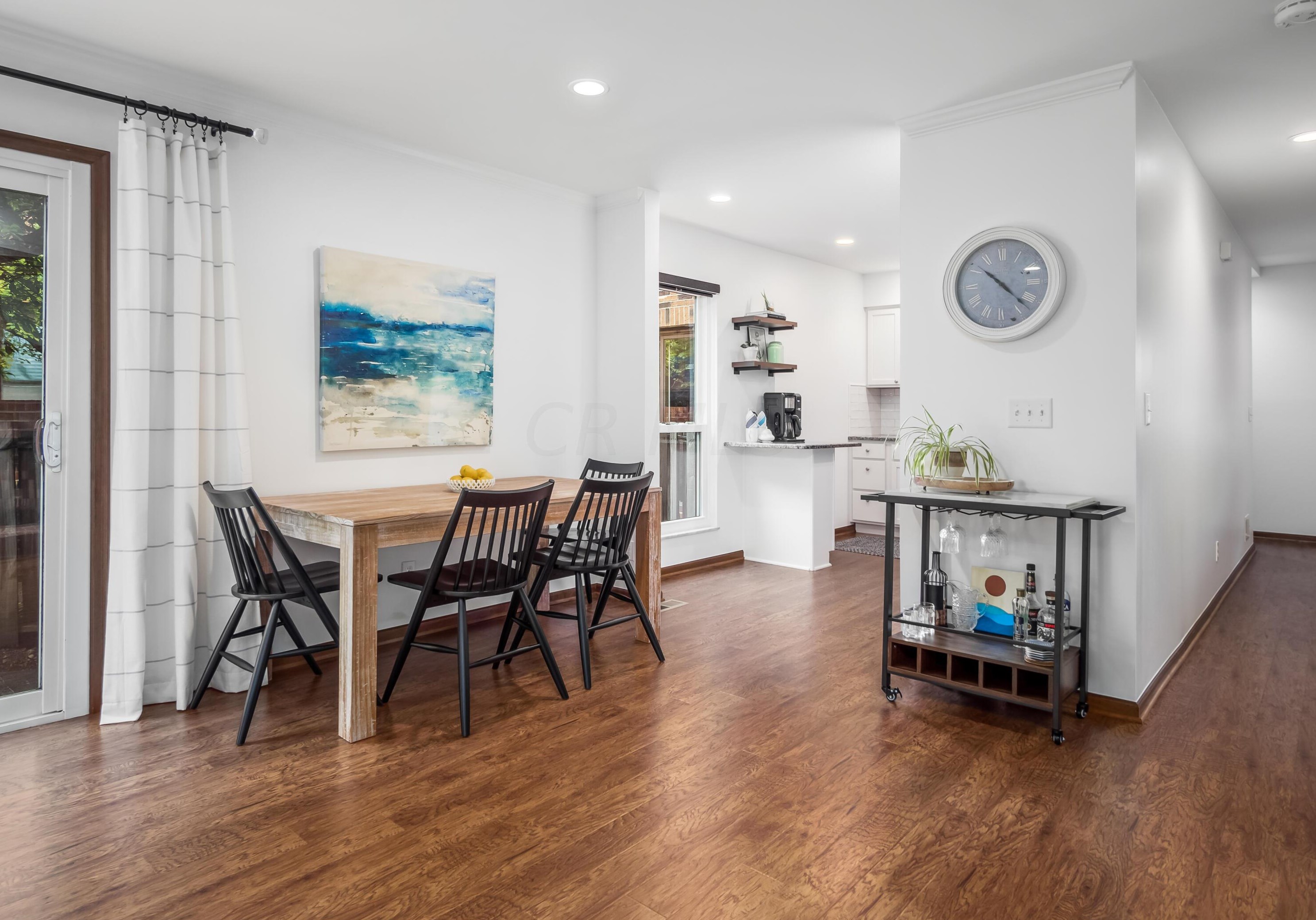 4216 Chaucer Ln, Columbus OH 43220-4079 exterior