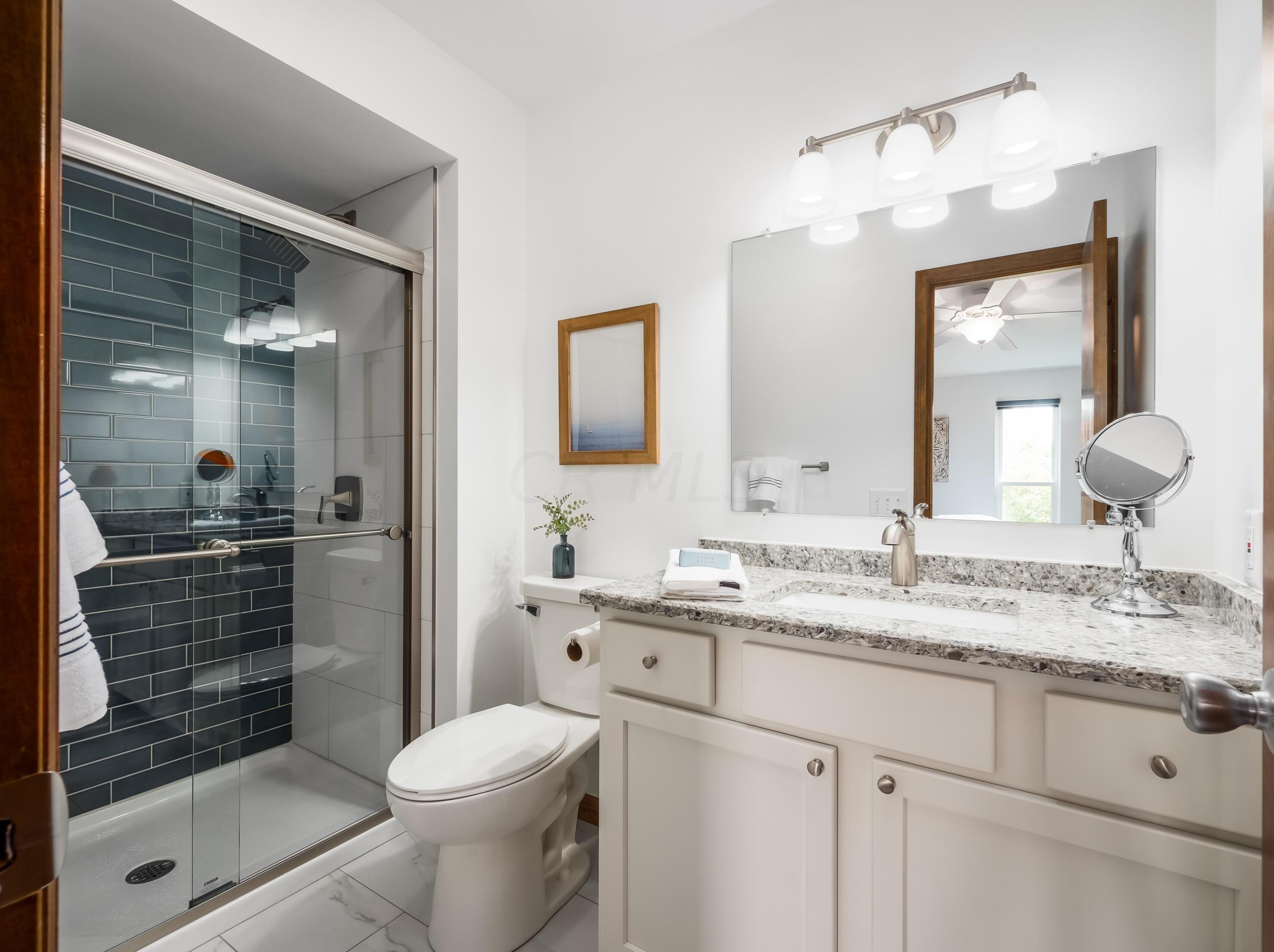 4216 Chaucer Ln, Columbus OH 43220-4079 exterior