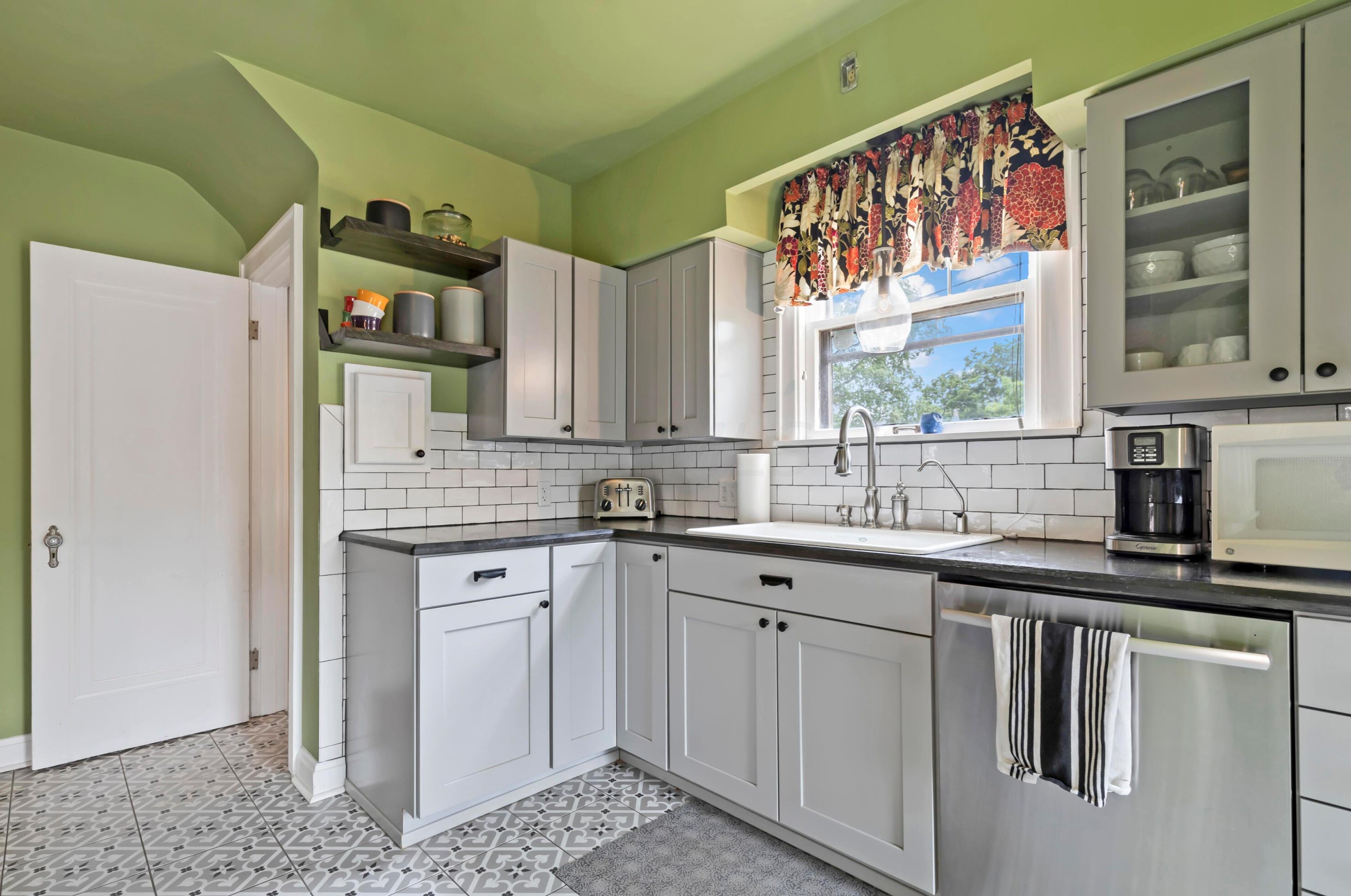 133 Guernsey Ave, Columbus OH 43204-2577 exterior