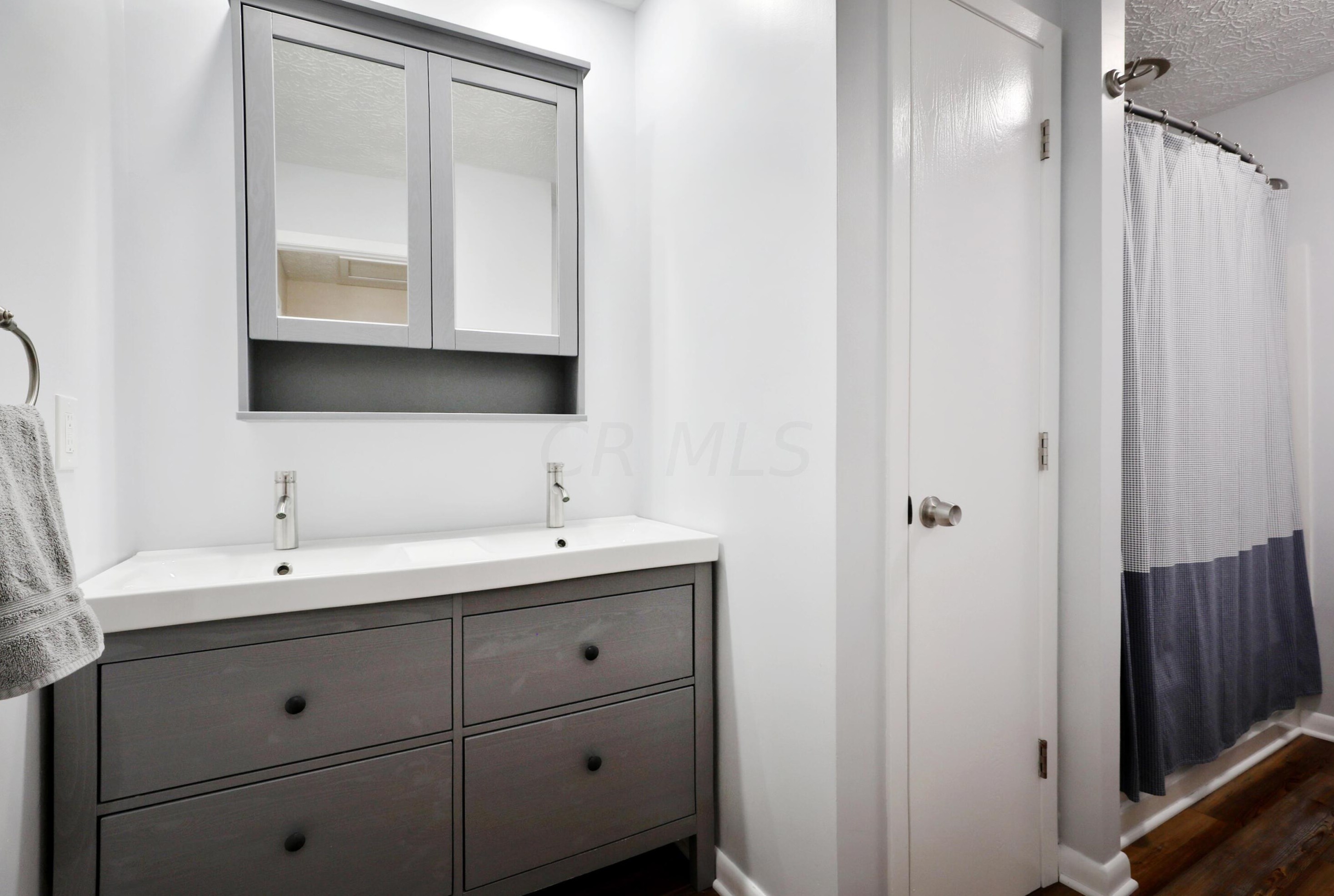 3642 Pinwherry Ct, Columbus OH 43221-5241 exterior