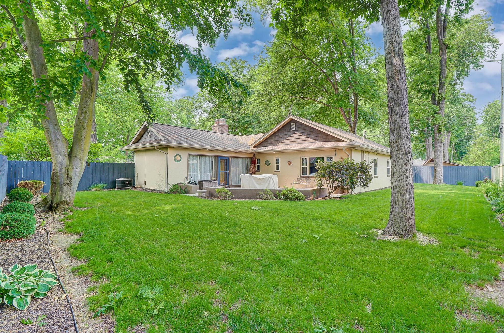 3044 Herrick Rd, Columbus OH 43221-2620 exterior