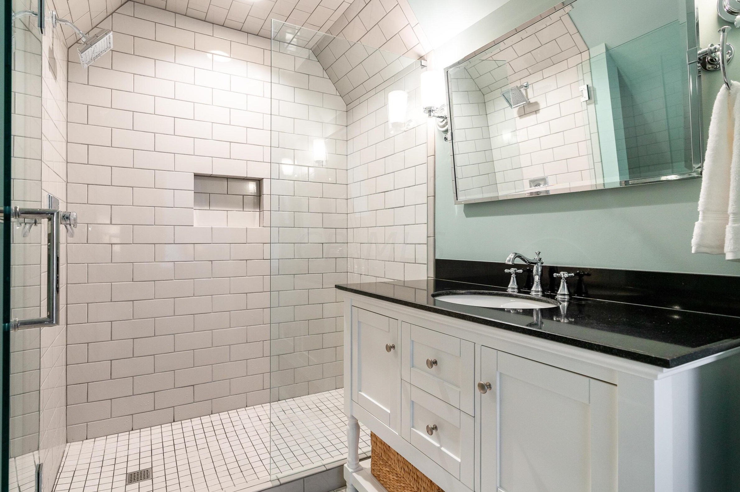 1115 Neil Ave, Columbus OH 43201-3118 exterior