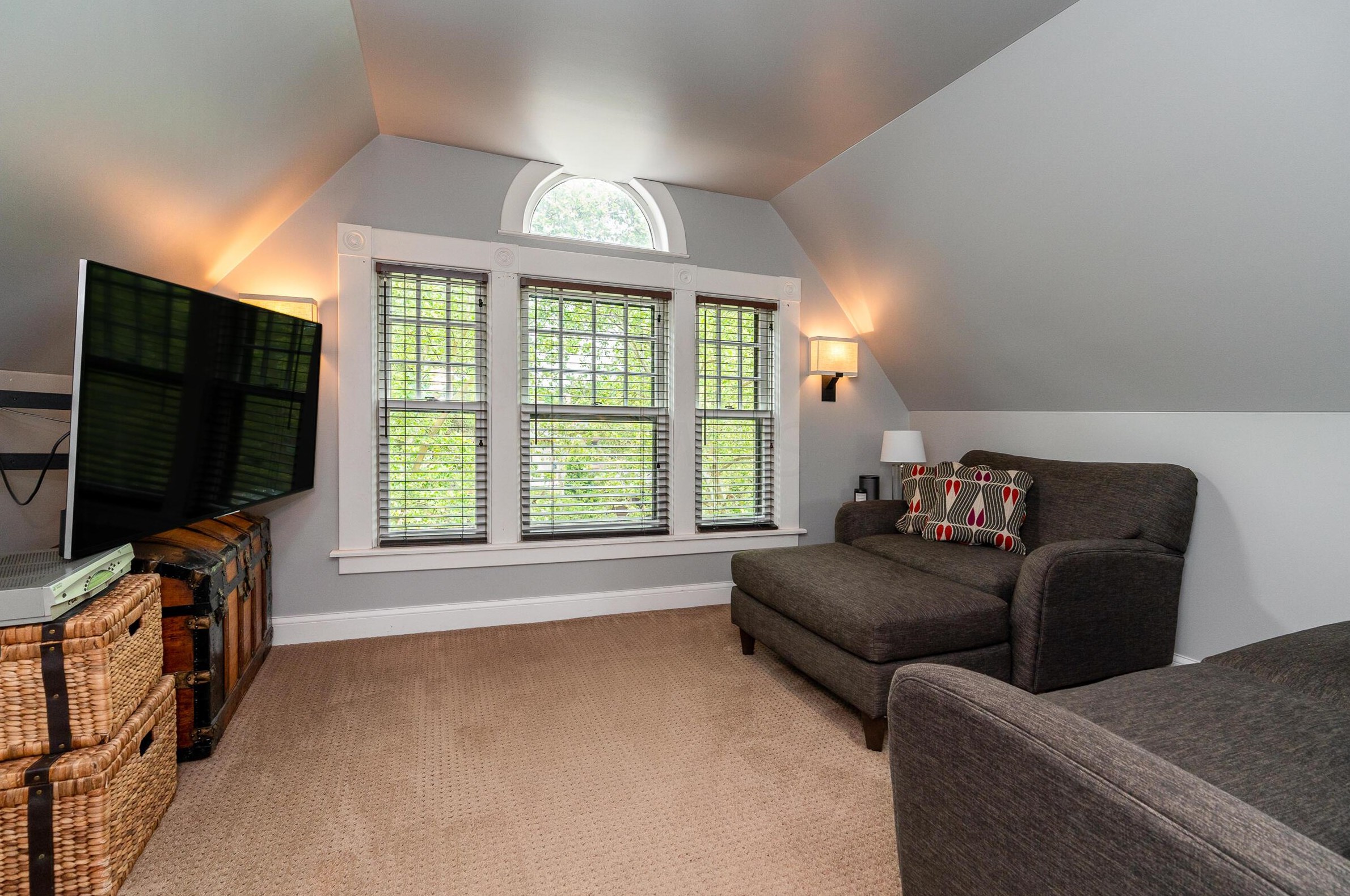 1115 Neil Ave, Columbus OH 43201-3118 exterior